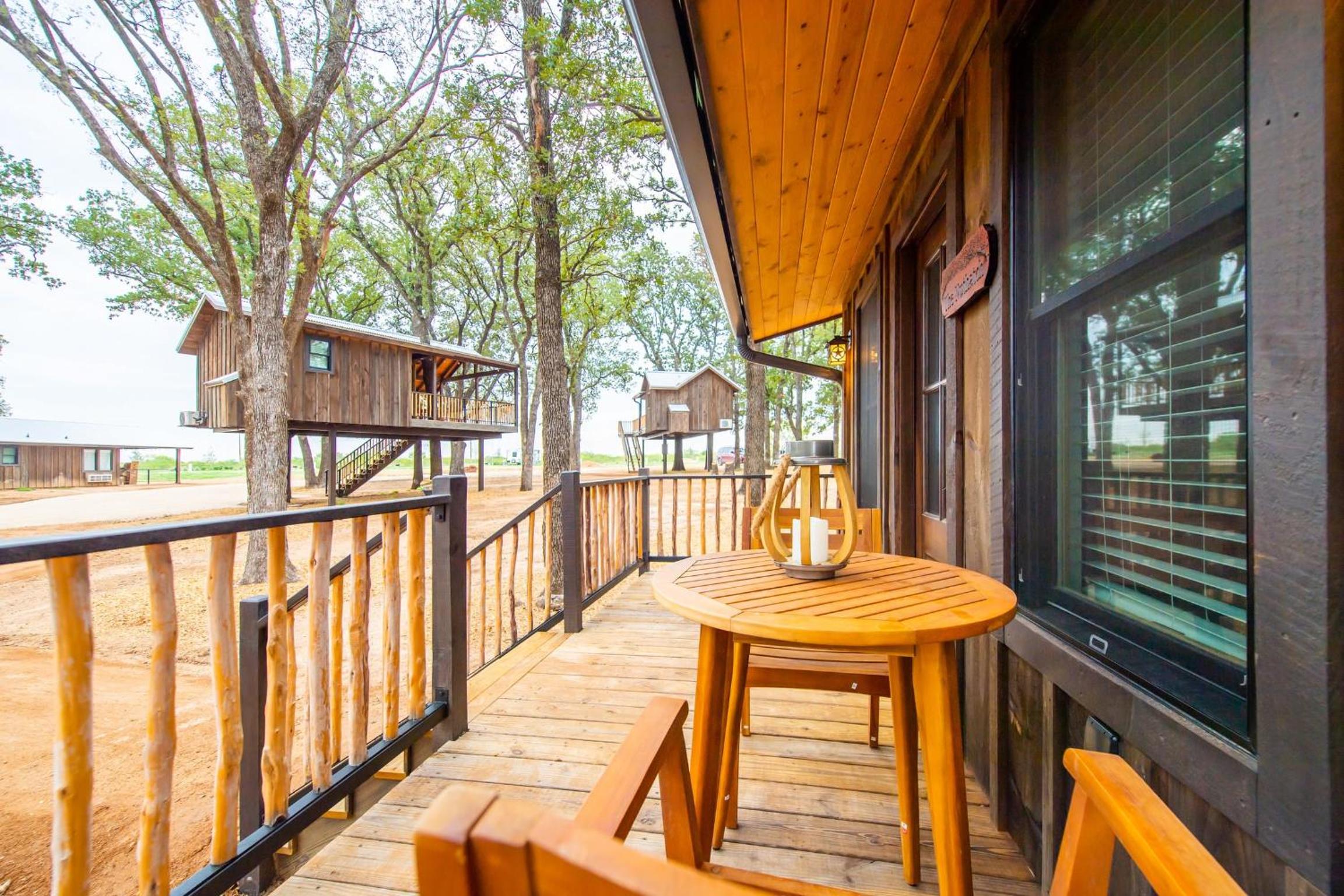 One-Bedroom House - Photo 13