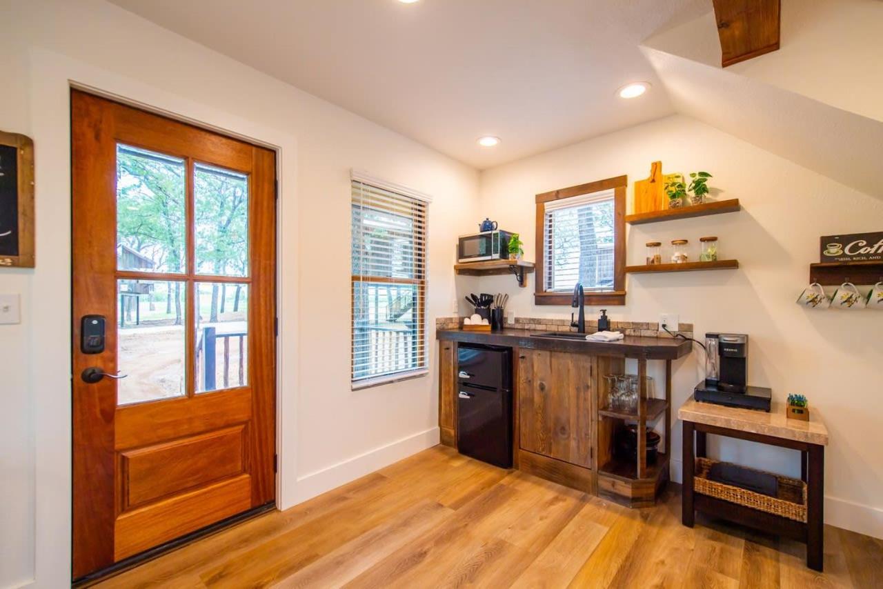 One-Bedroom House - Photo 14