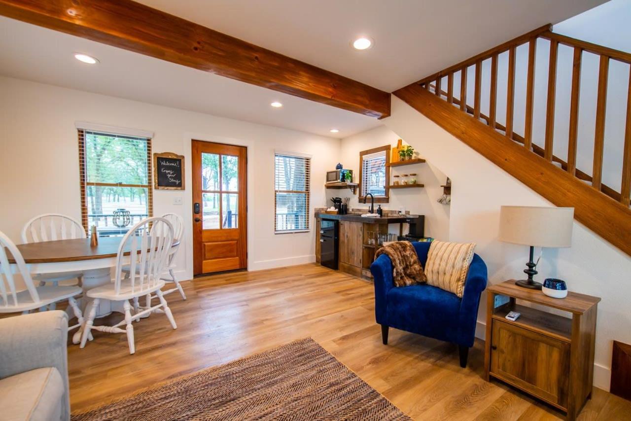 One-Bedroom House - Photo 4