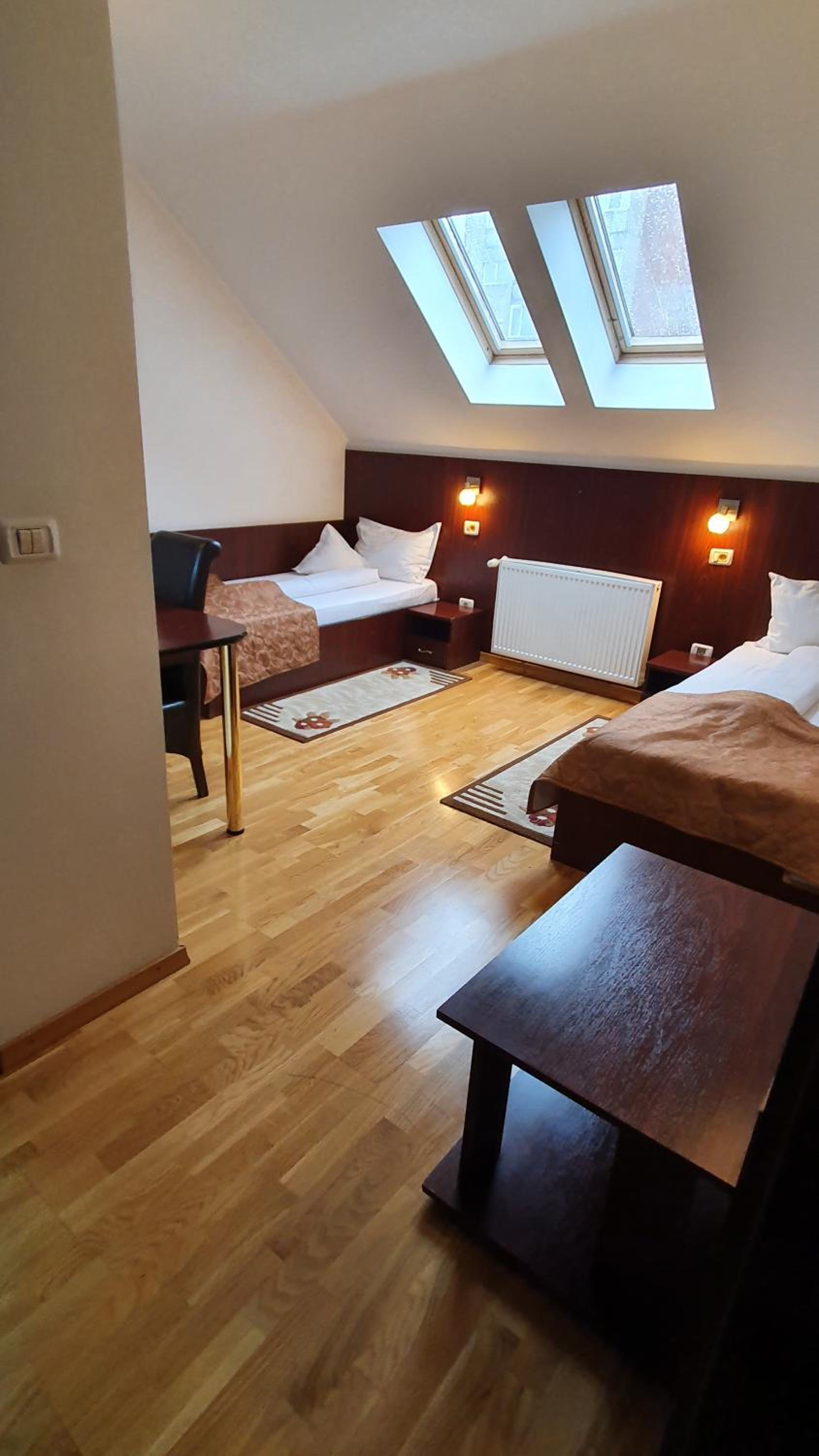 Economy Twin Room - Attic photo 1