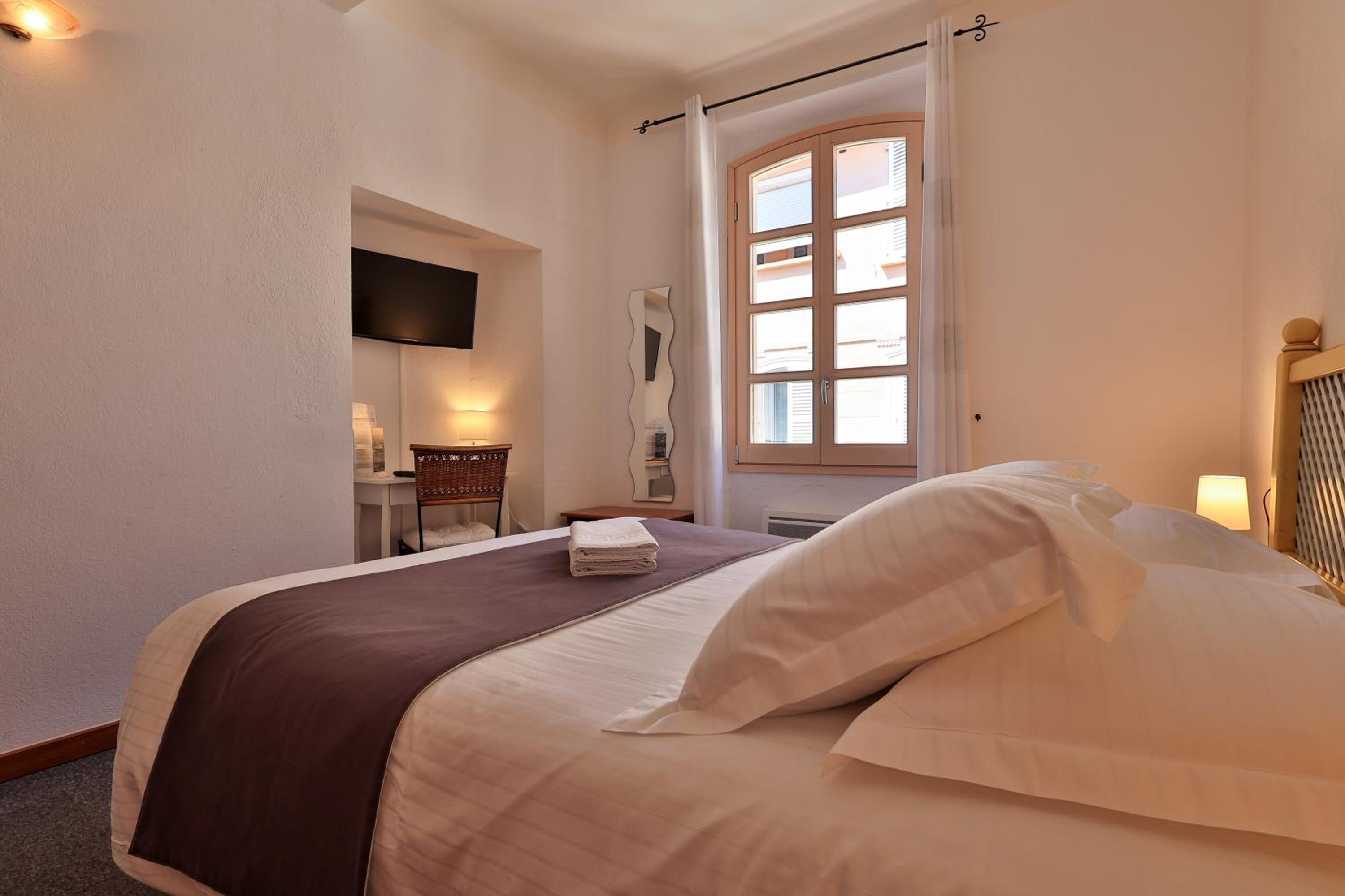 Standard Double Room photo 2