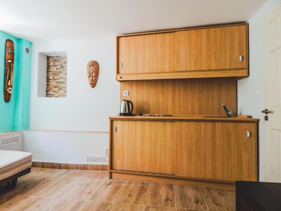 One-Bedroom Apartment - Photo 35
