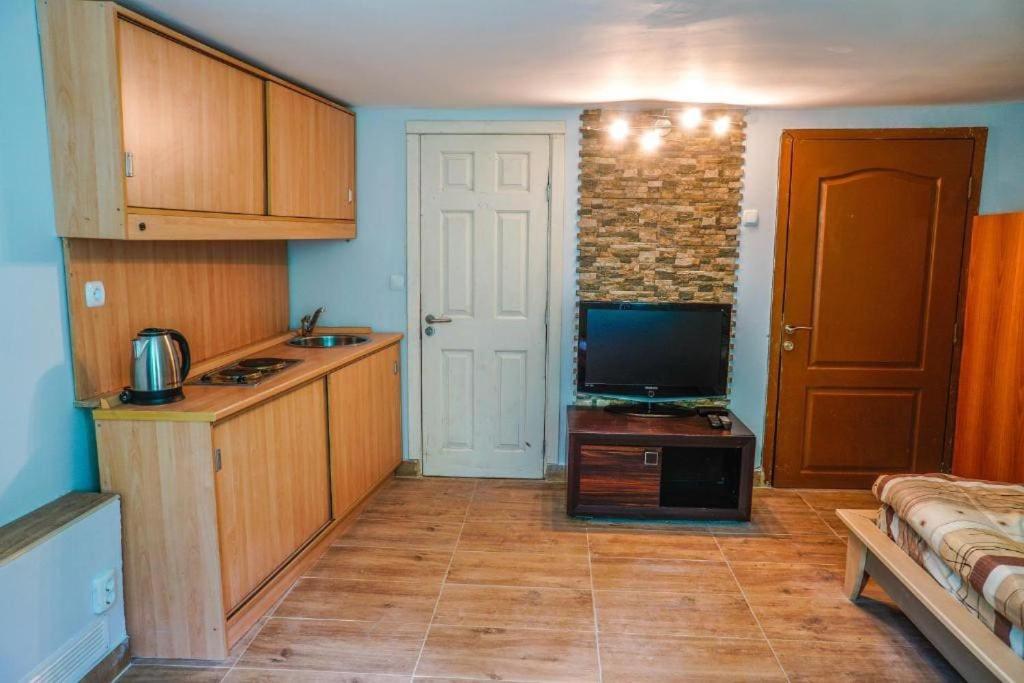 One-Bedroom Apartment - Photo 58