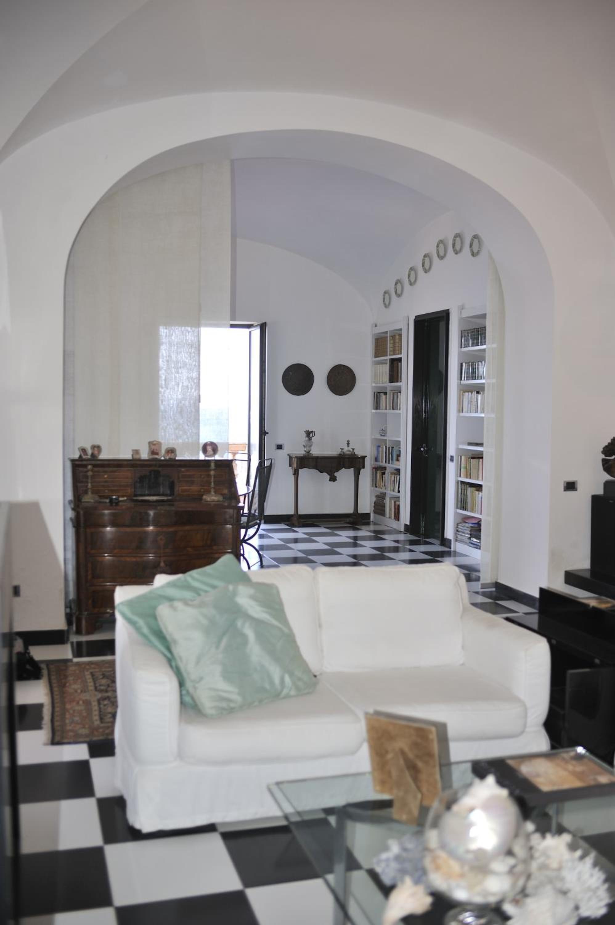 Villa photo 3