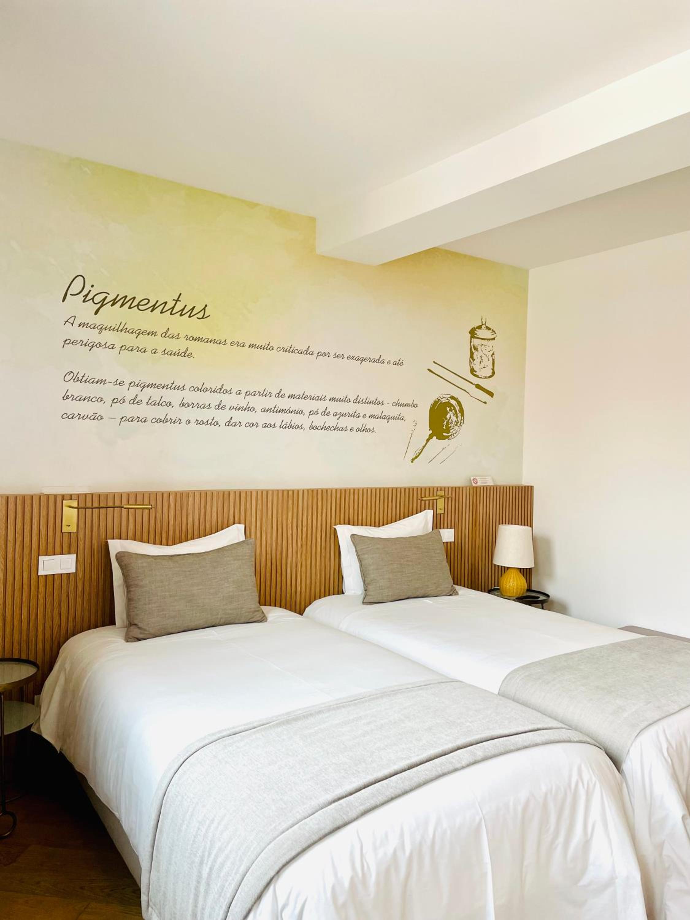Twin Room - Photo 2