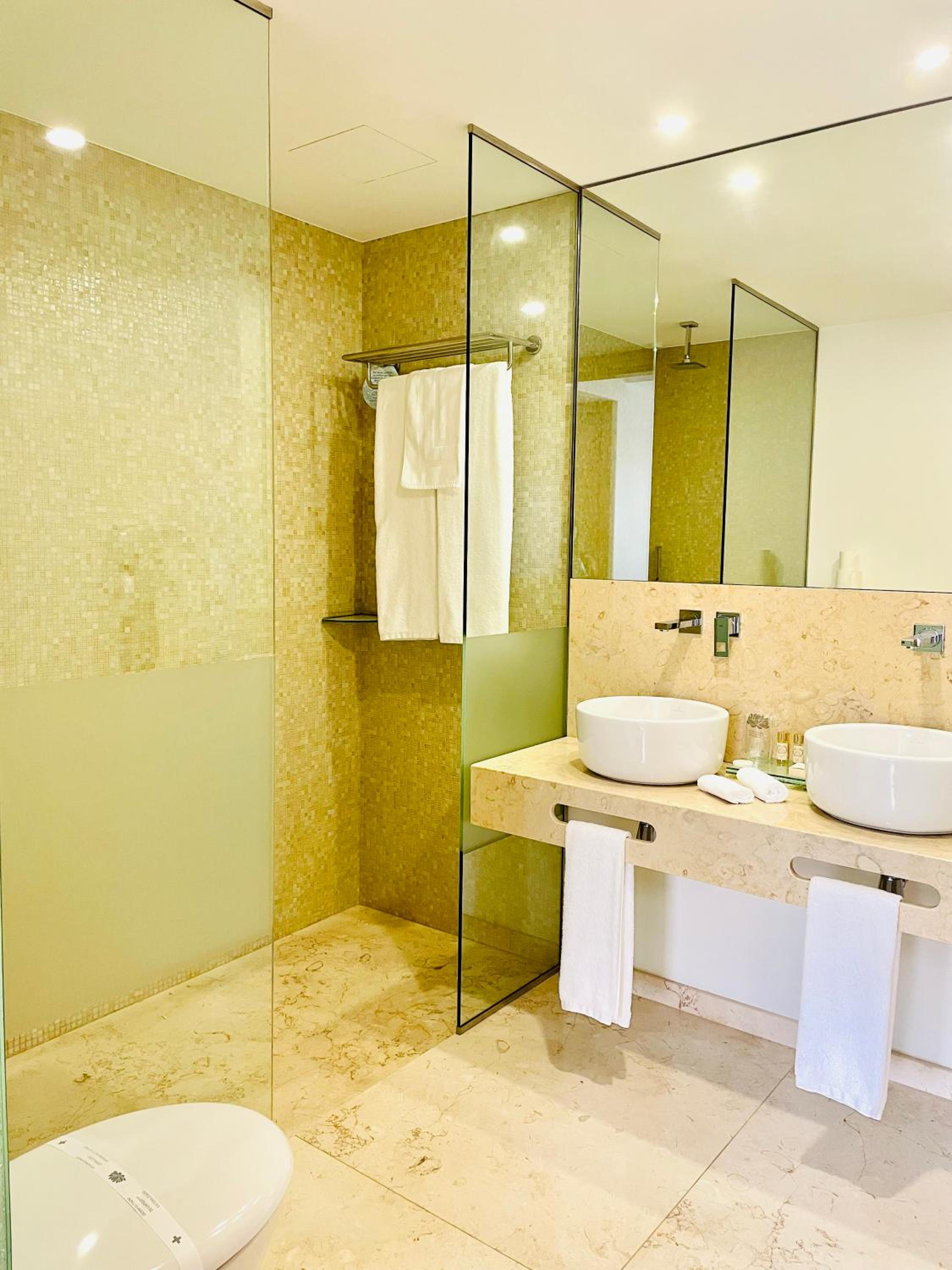 Twin Room - Photo 4