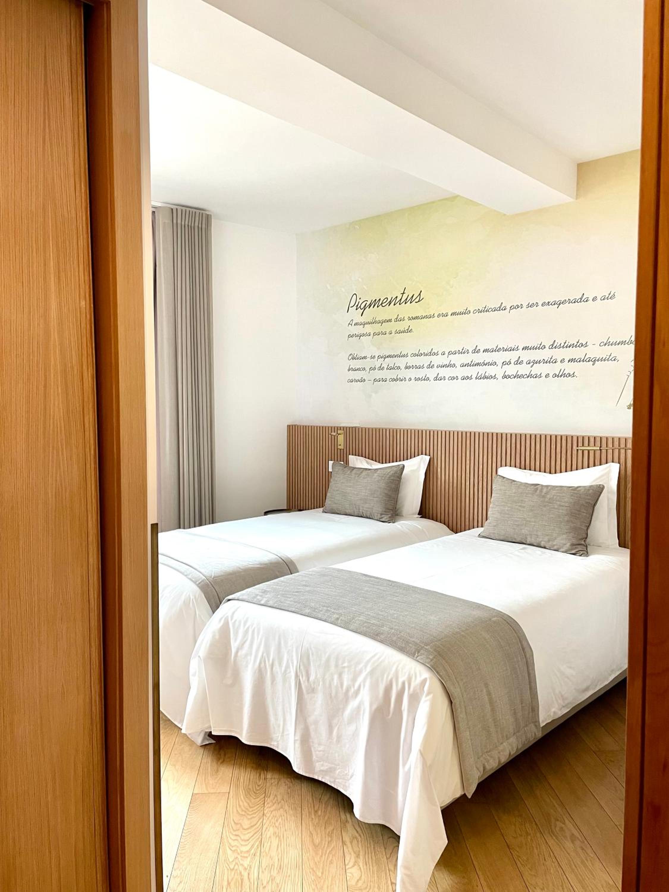 Twin Room - Photo 3