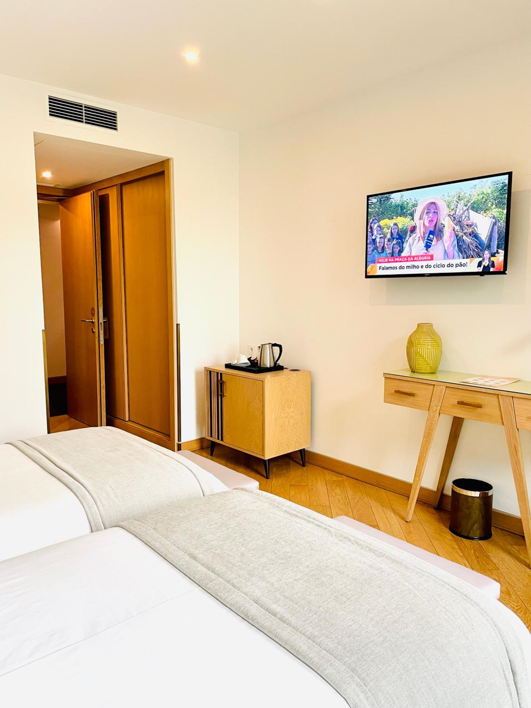 Superior Twin Room - Photo 1