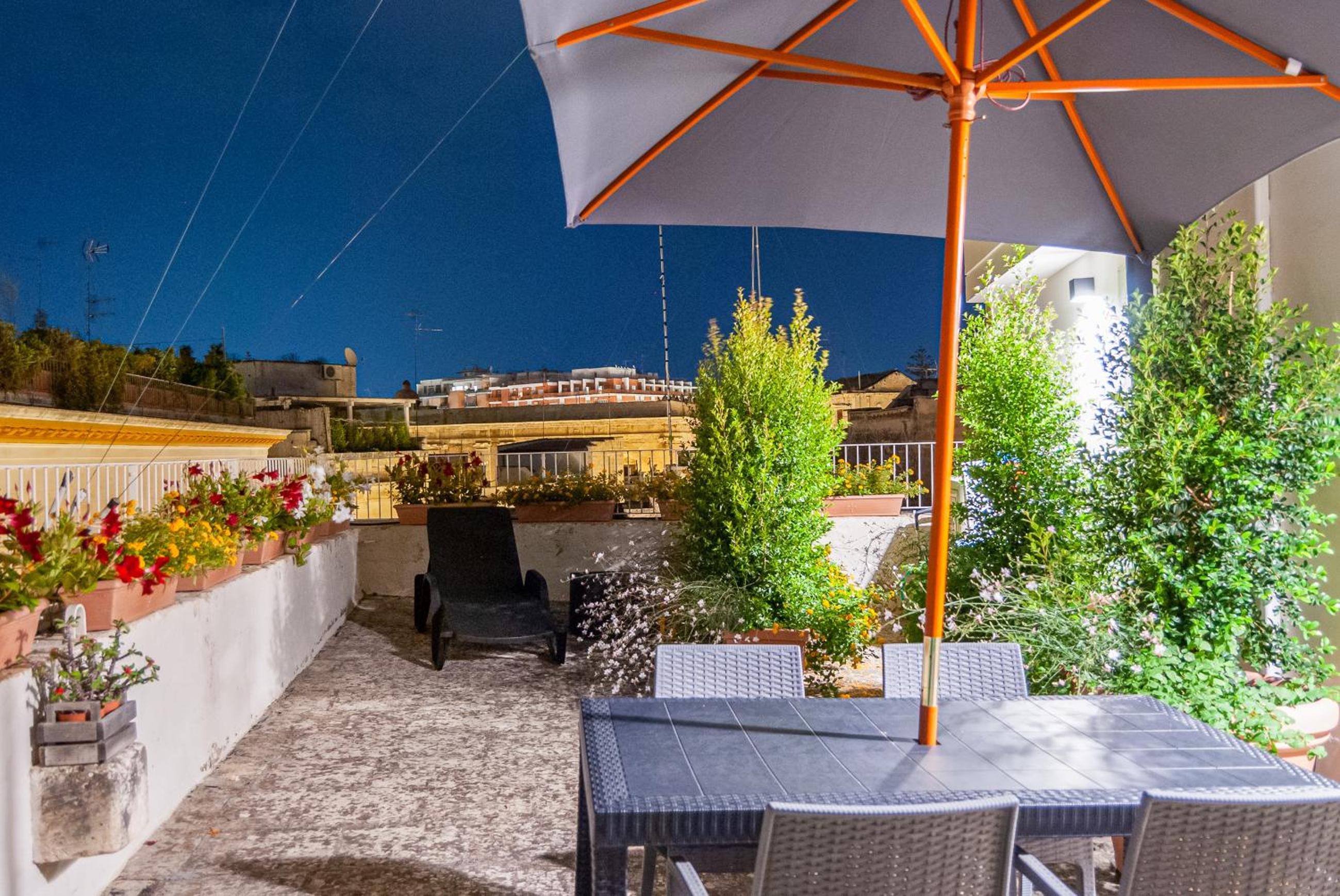 Studio with Terrace - Split Level - Photo 32
