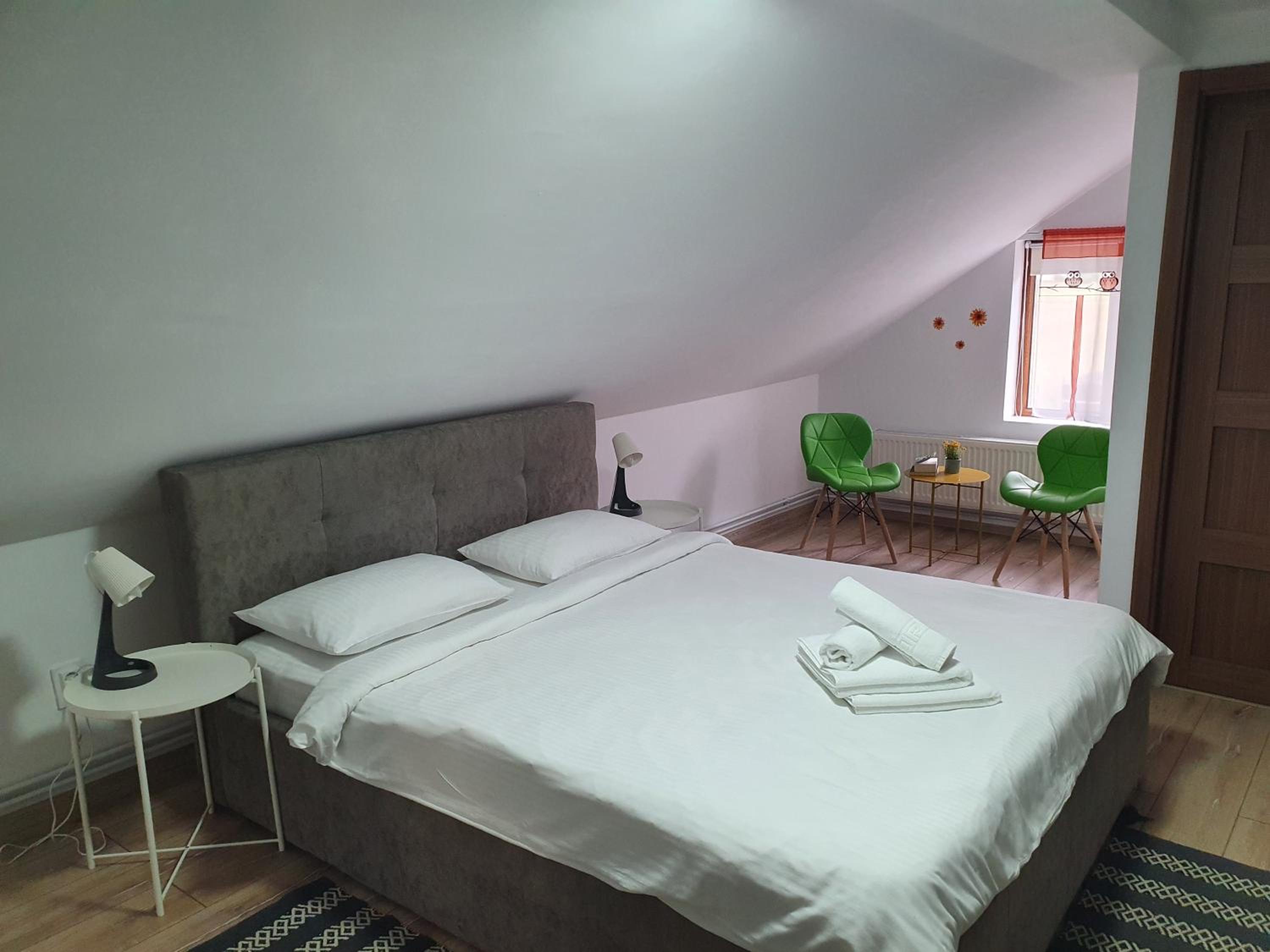 Double Room - Photo 2