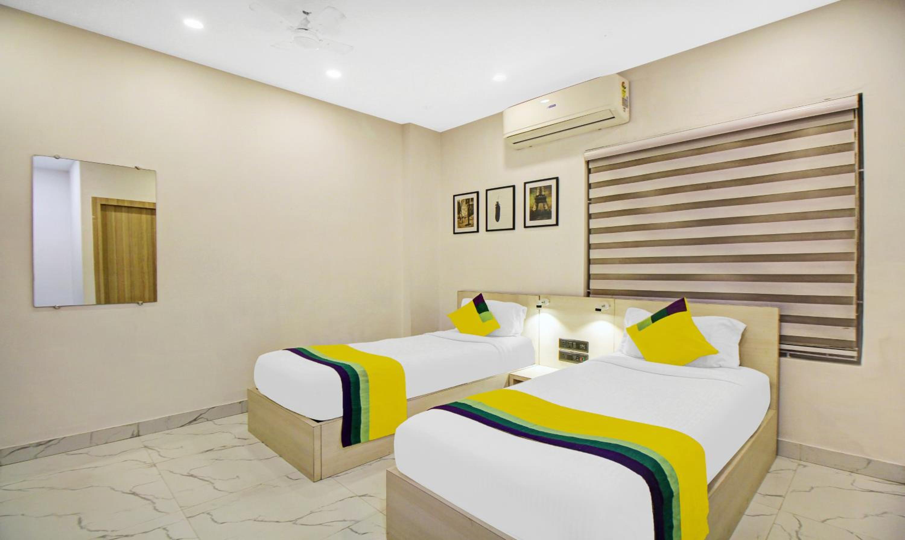 Economy Room