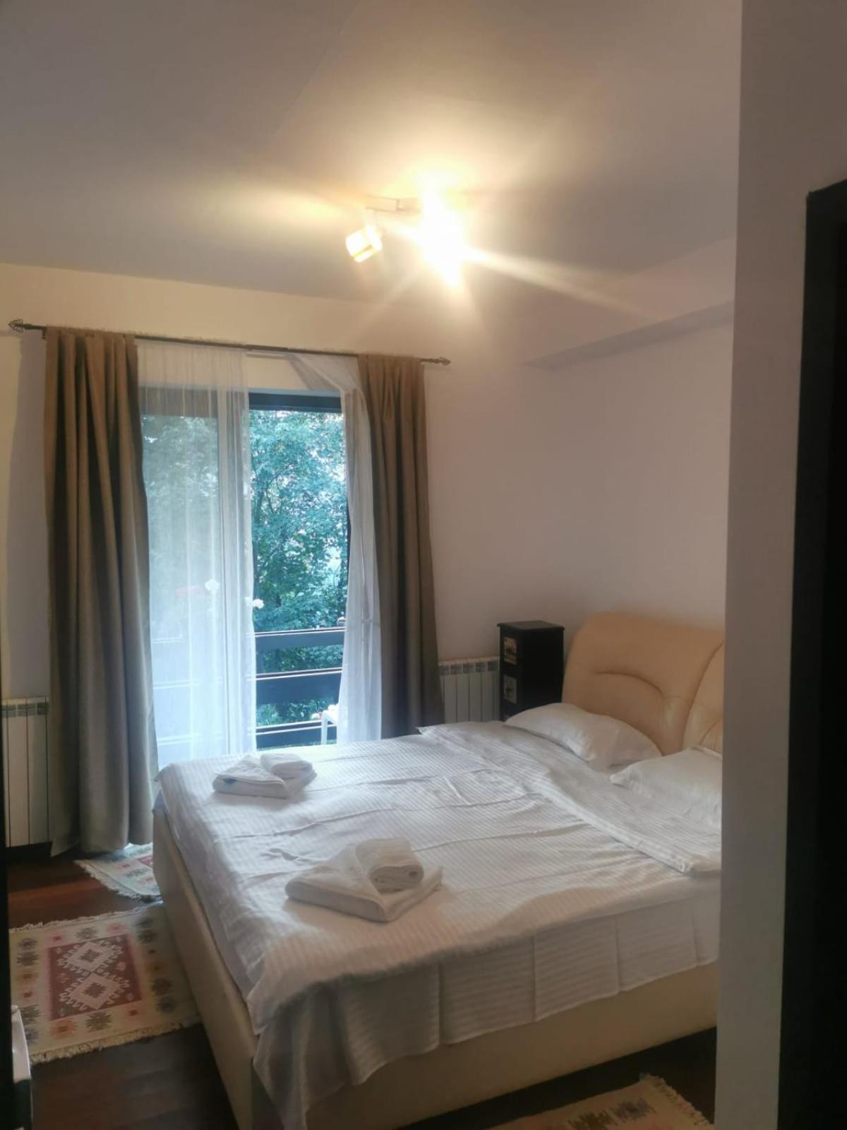 Queen Room with Balcony - Photo 1