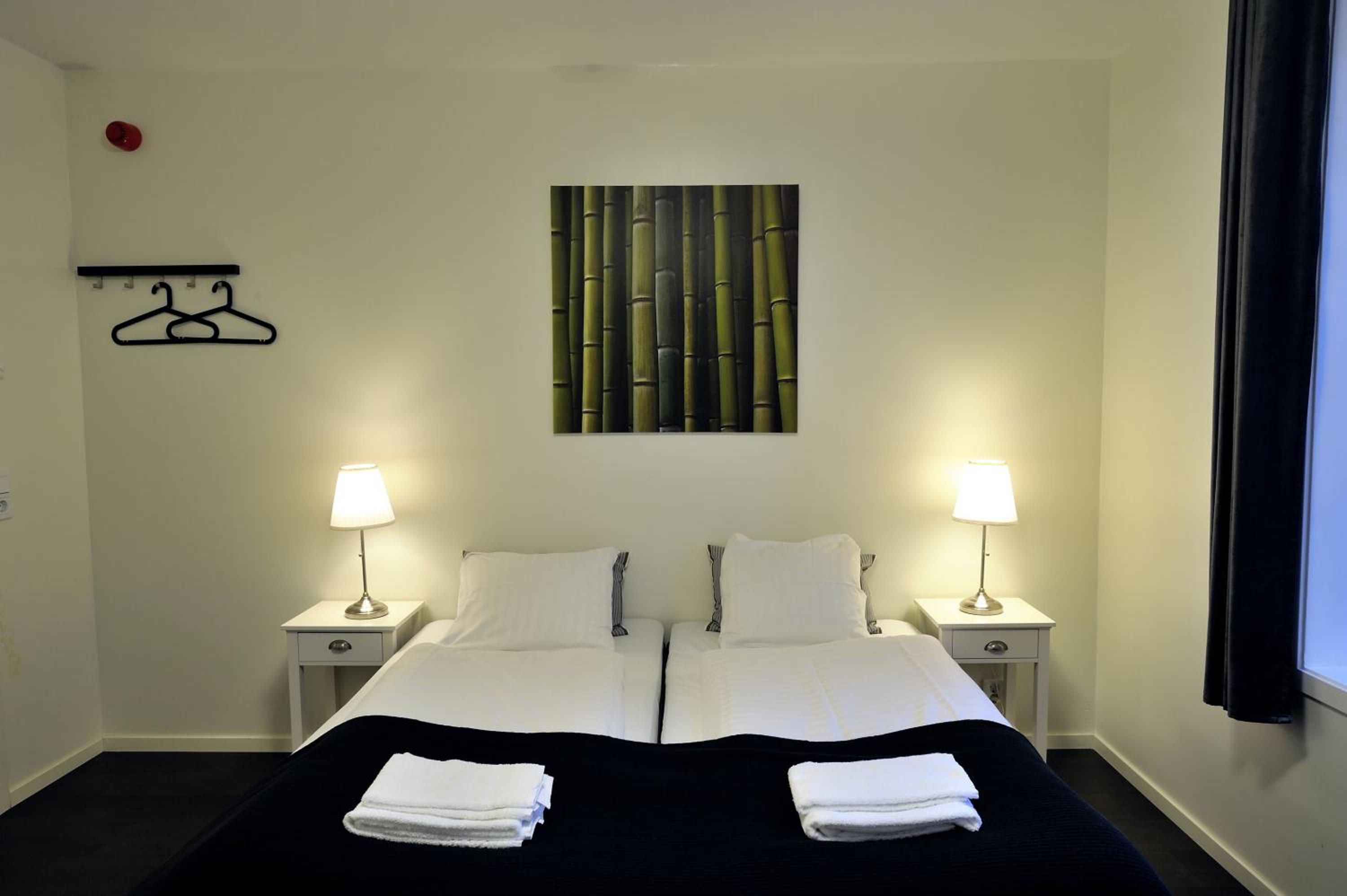 Twin Room - Photo 3