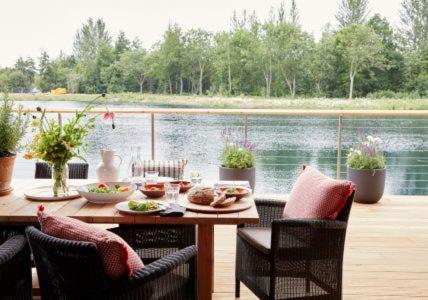 Apartment with Lake View photo 3