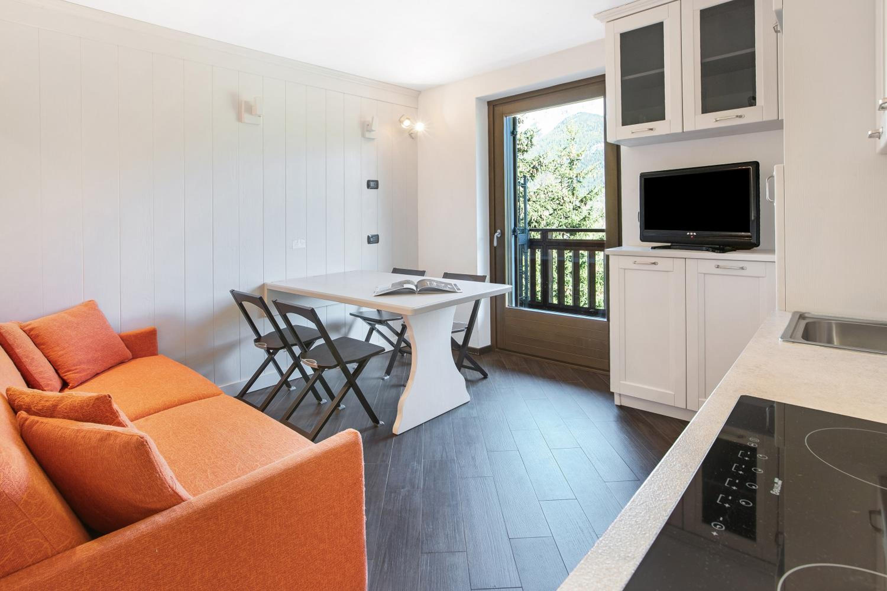 Superior One-Bedroom Apartment With Balcony