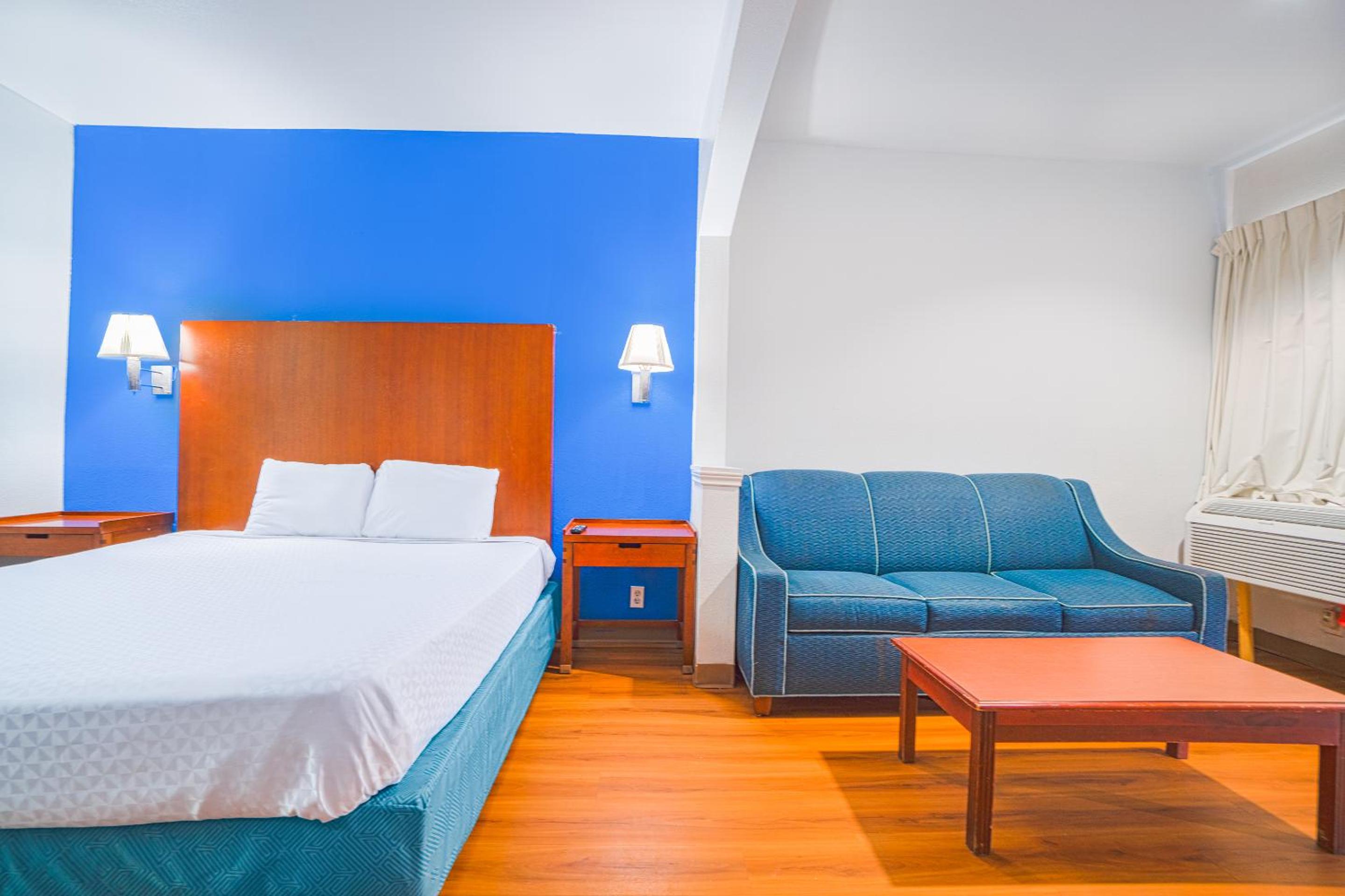 Deluxe King Bed Non-smoking - Photo 3
