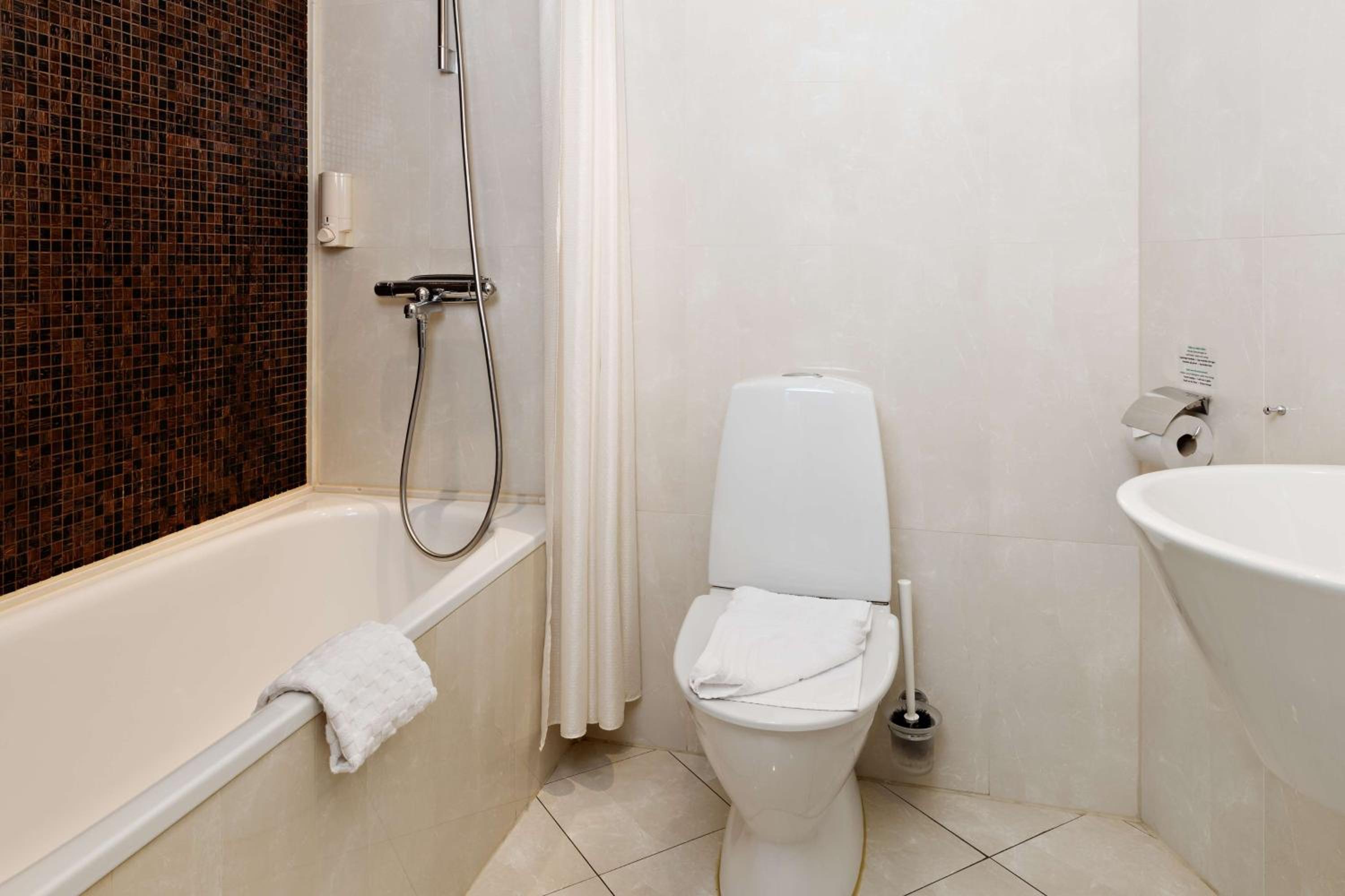 Standard Double Room - Photo 4
