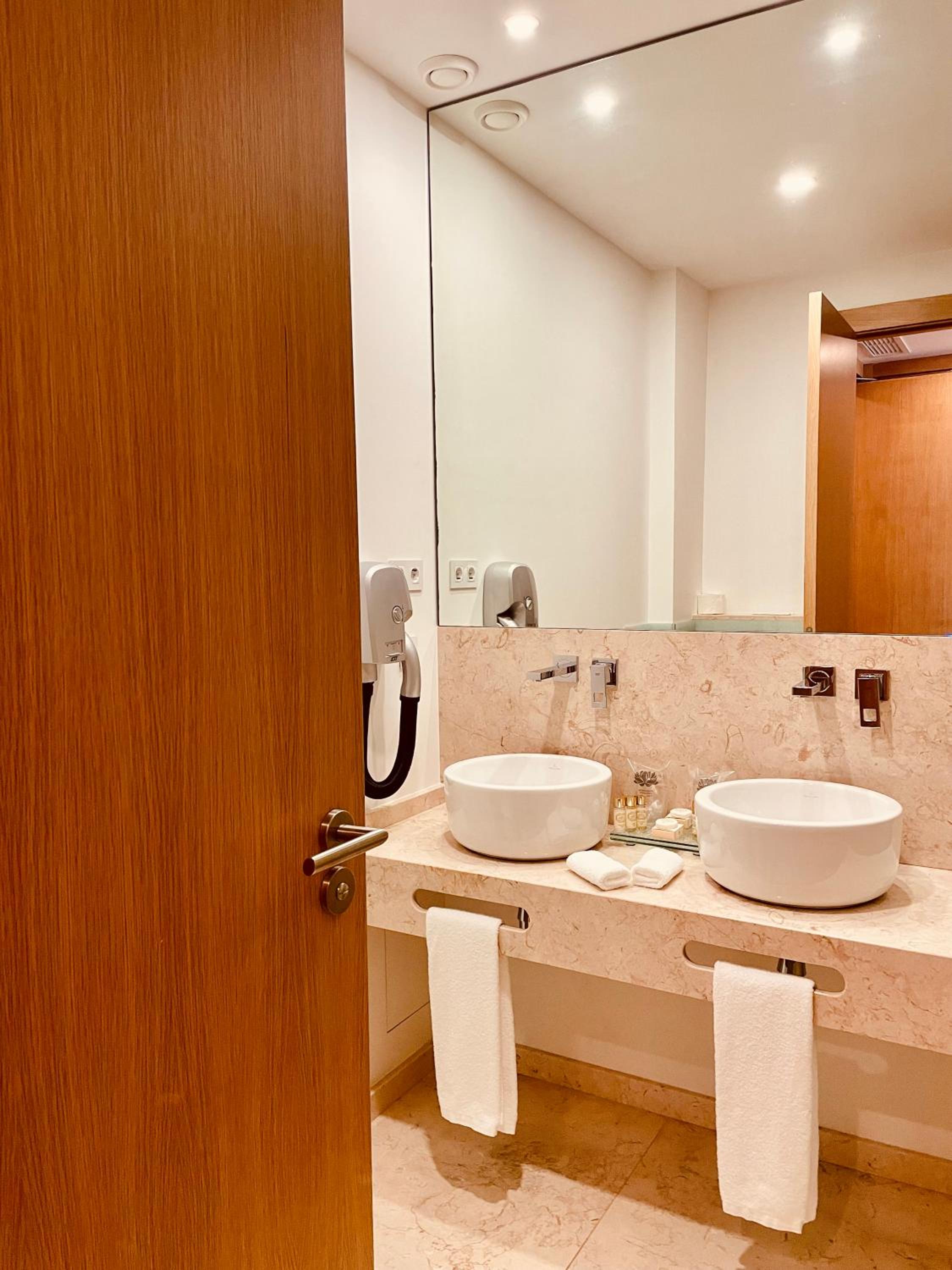 Double Room - Photo 2