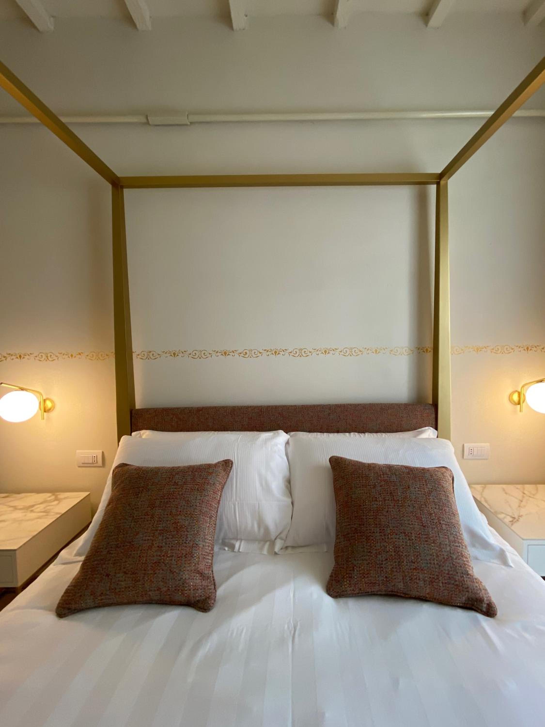 Deluxe Junior Suite - Photo 3