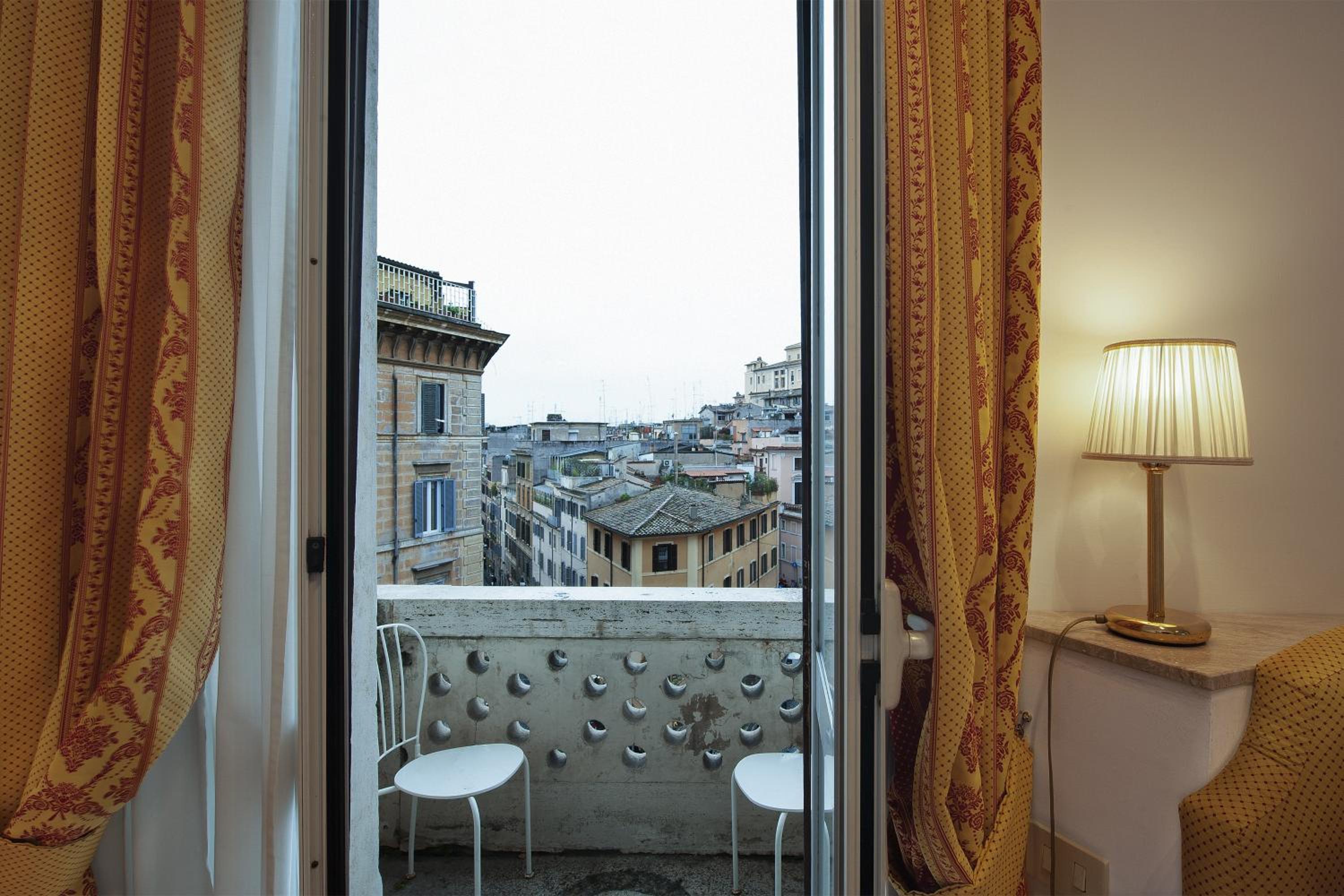 Twin Room with Balcony photo 3