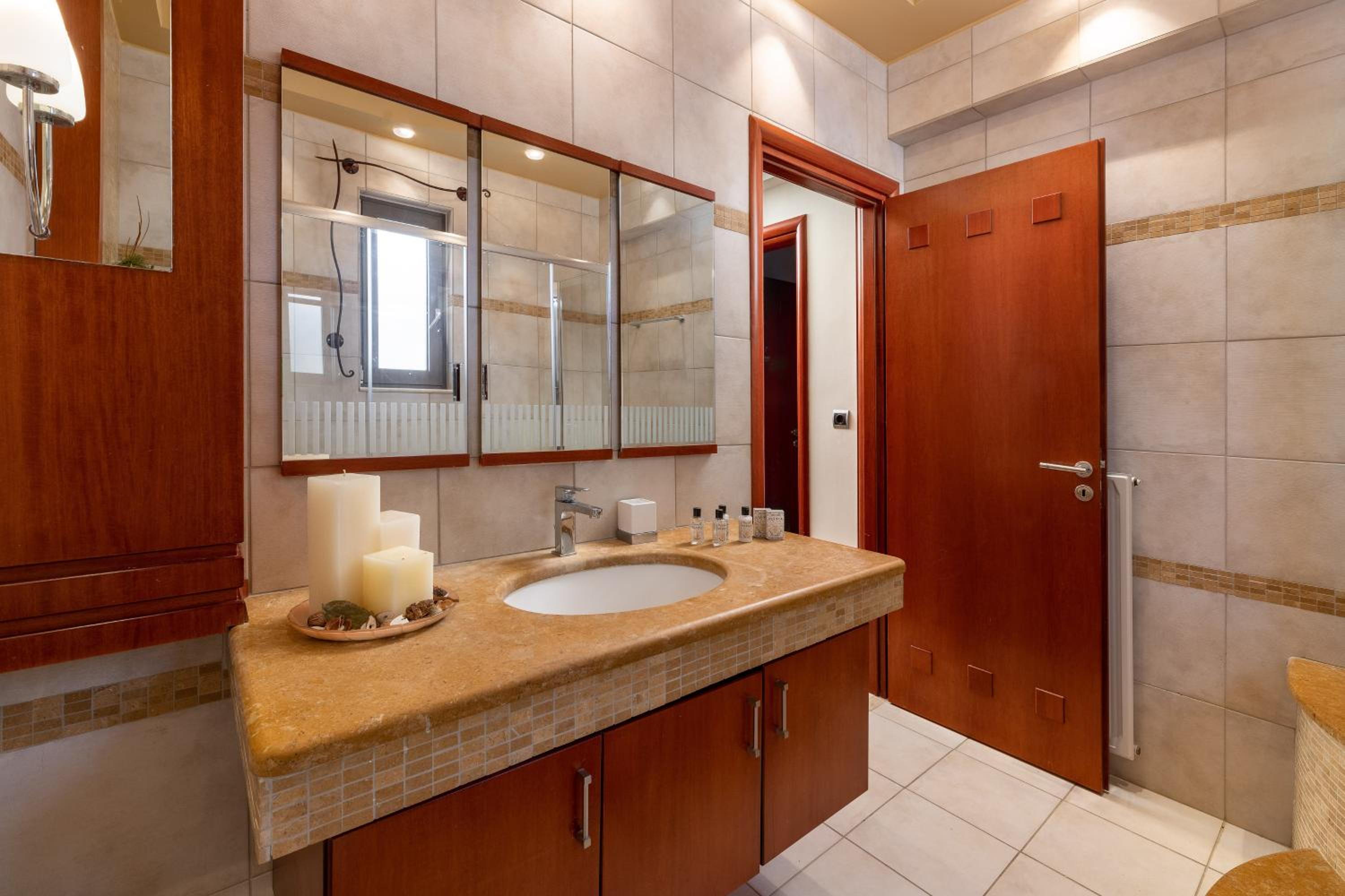 Three-Bedroom House photo 2