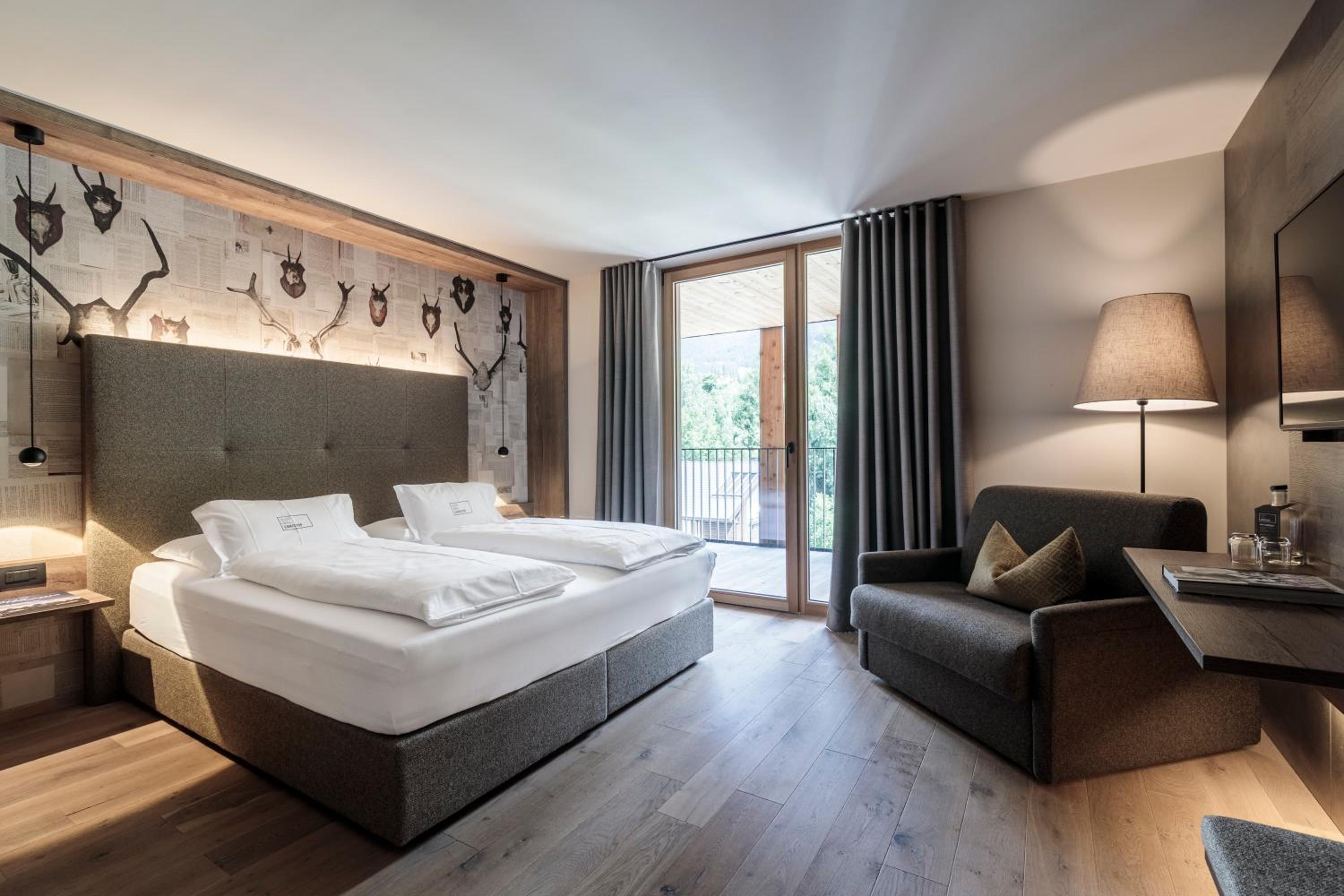 Deluxe Double Room with Balcony - Photo 1
