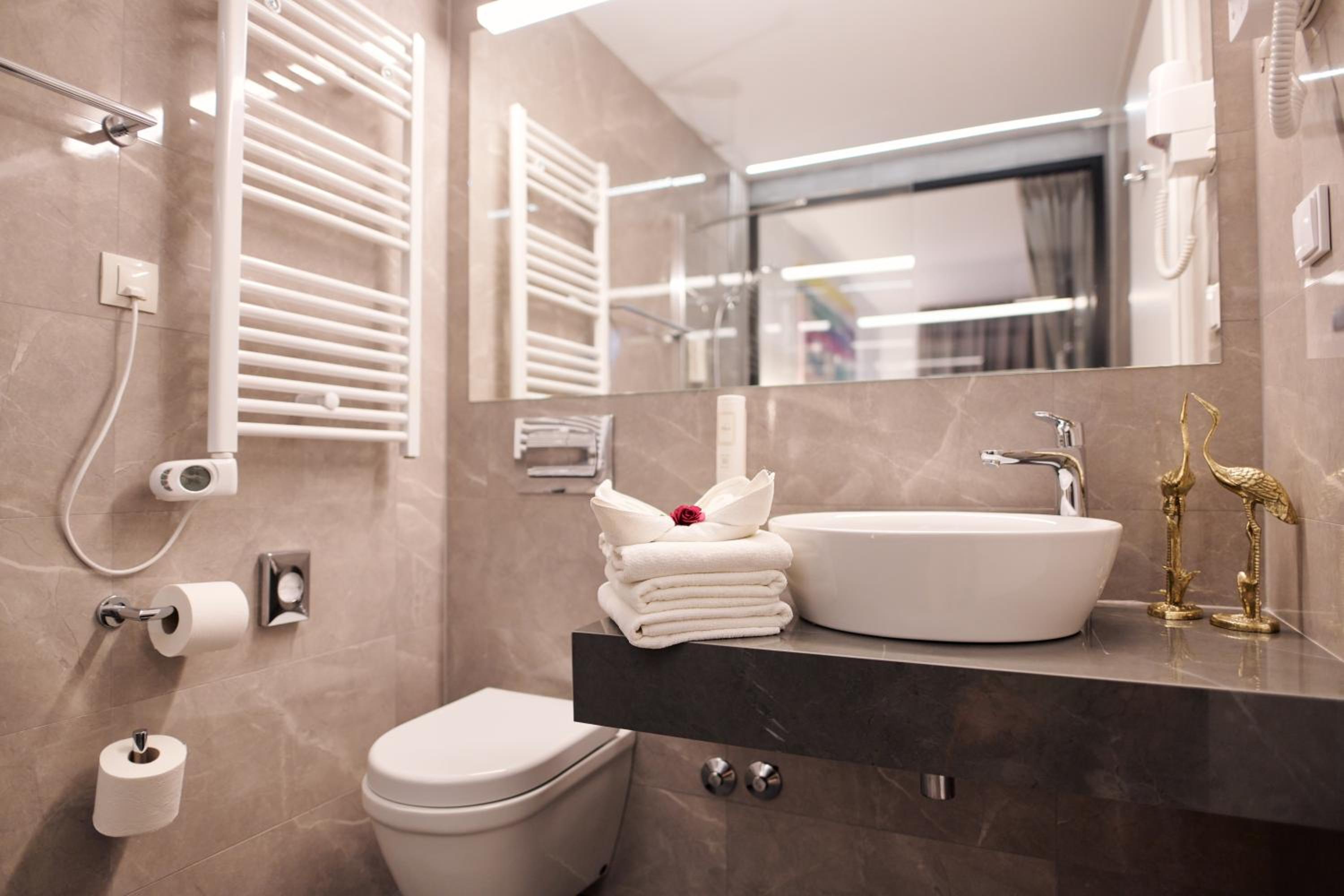 Superior Double or Twin Room - Photo 5