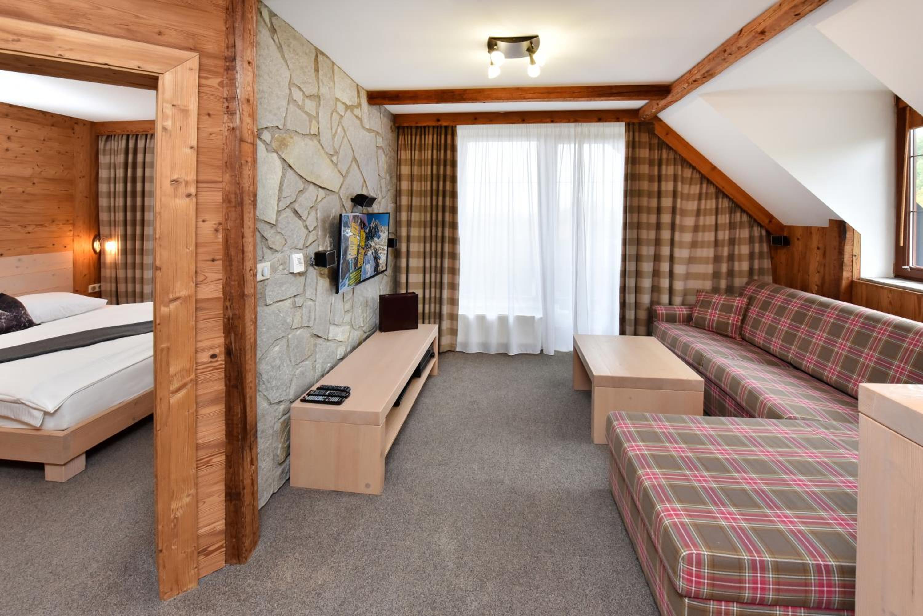 One-bedroom Apartment in Residence Building photo 3
