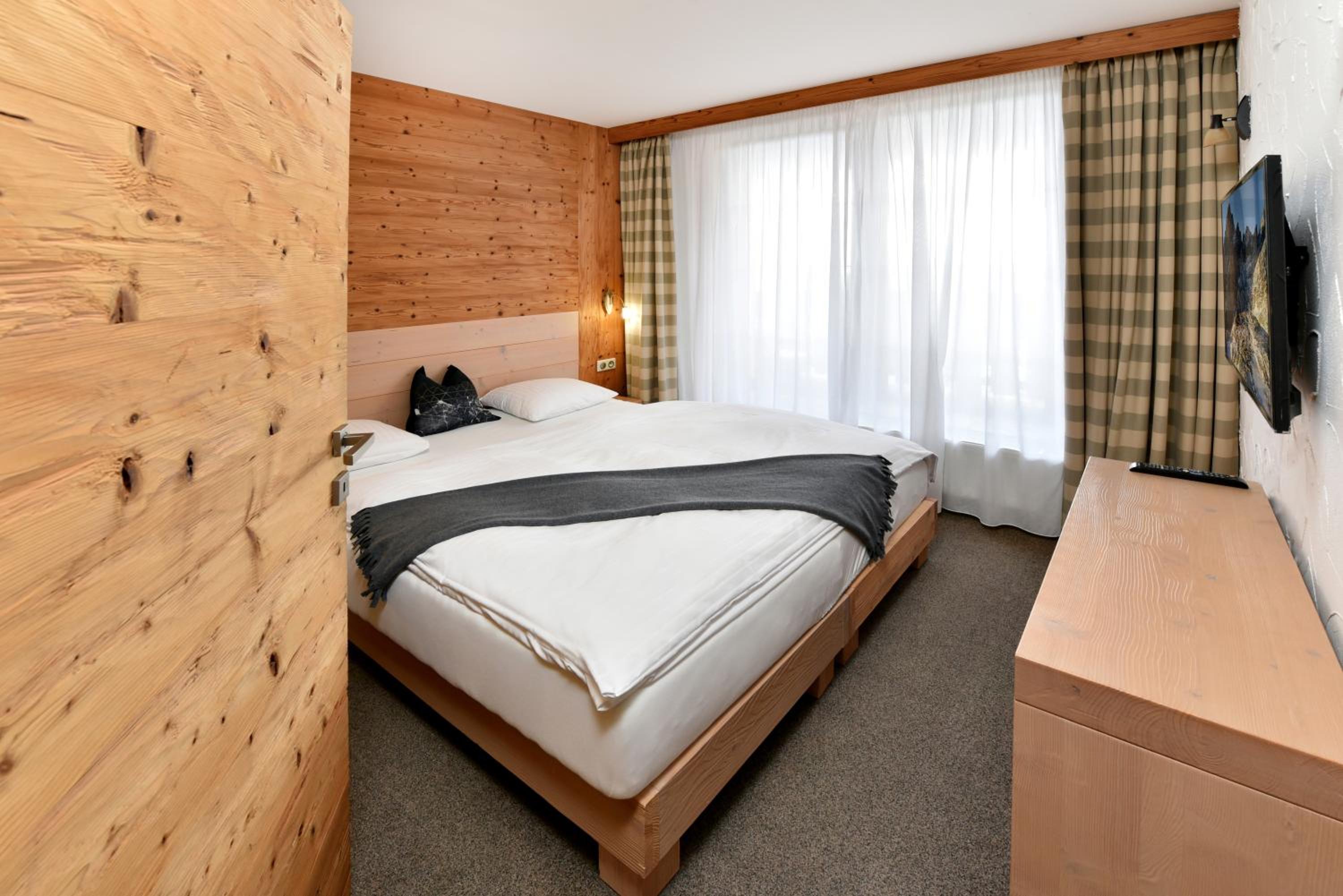 One-bedroom Apartment in Residence Building photo 2