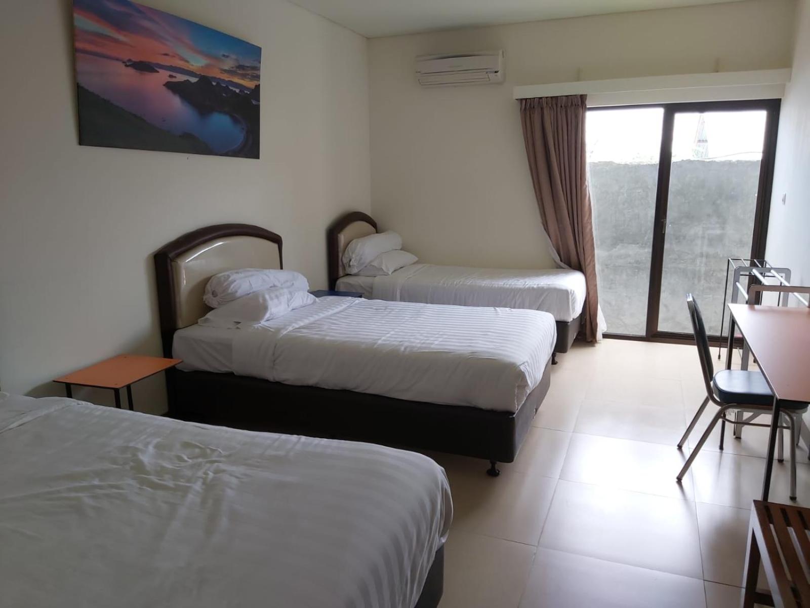 Standard Triple Room - Photo 2