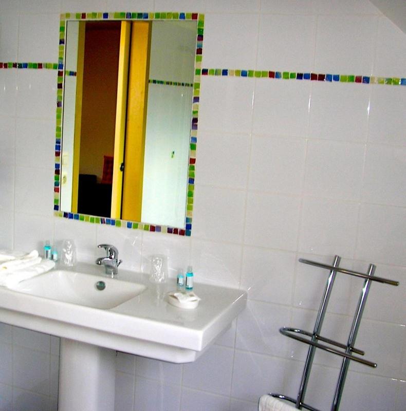 Twin Room - Photo 5