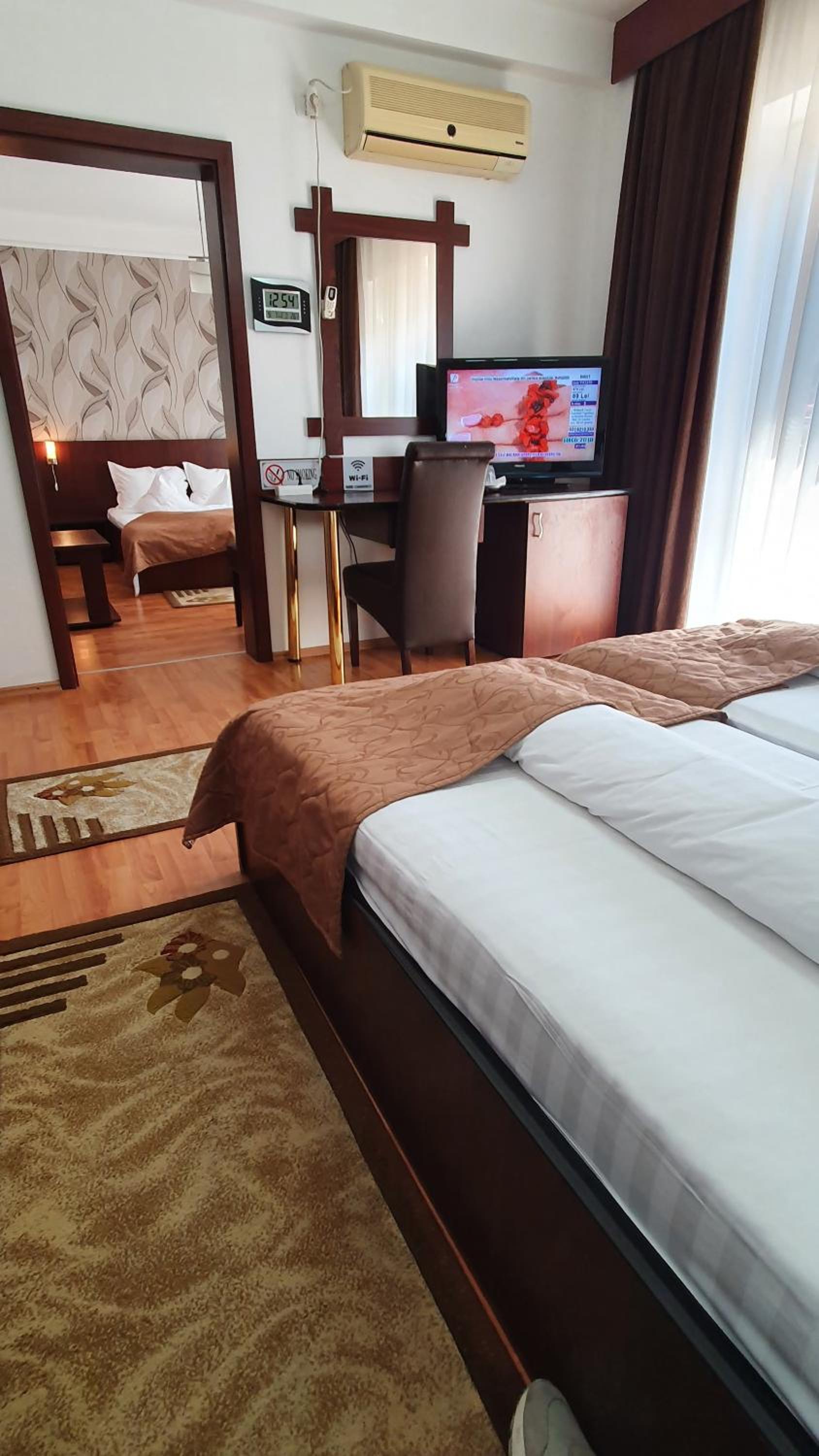 Deluxe Suite photo 3
