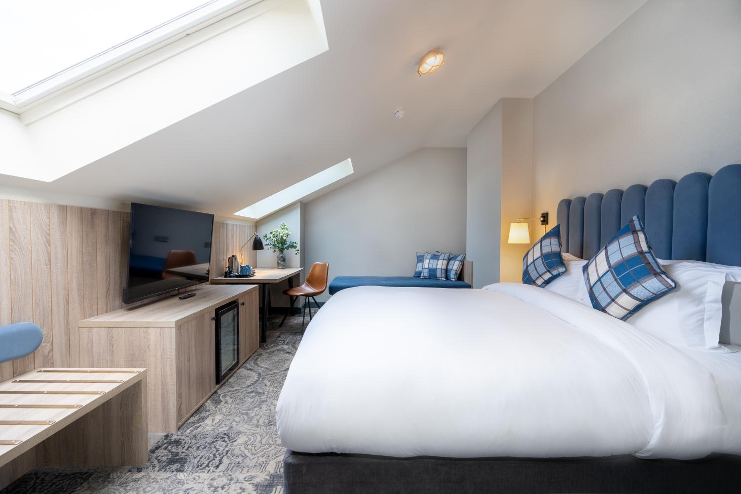 Skylight King Room