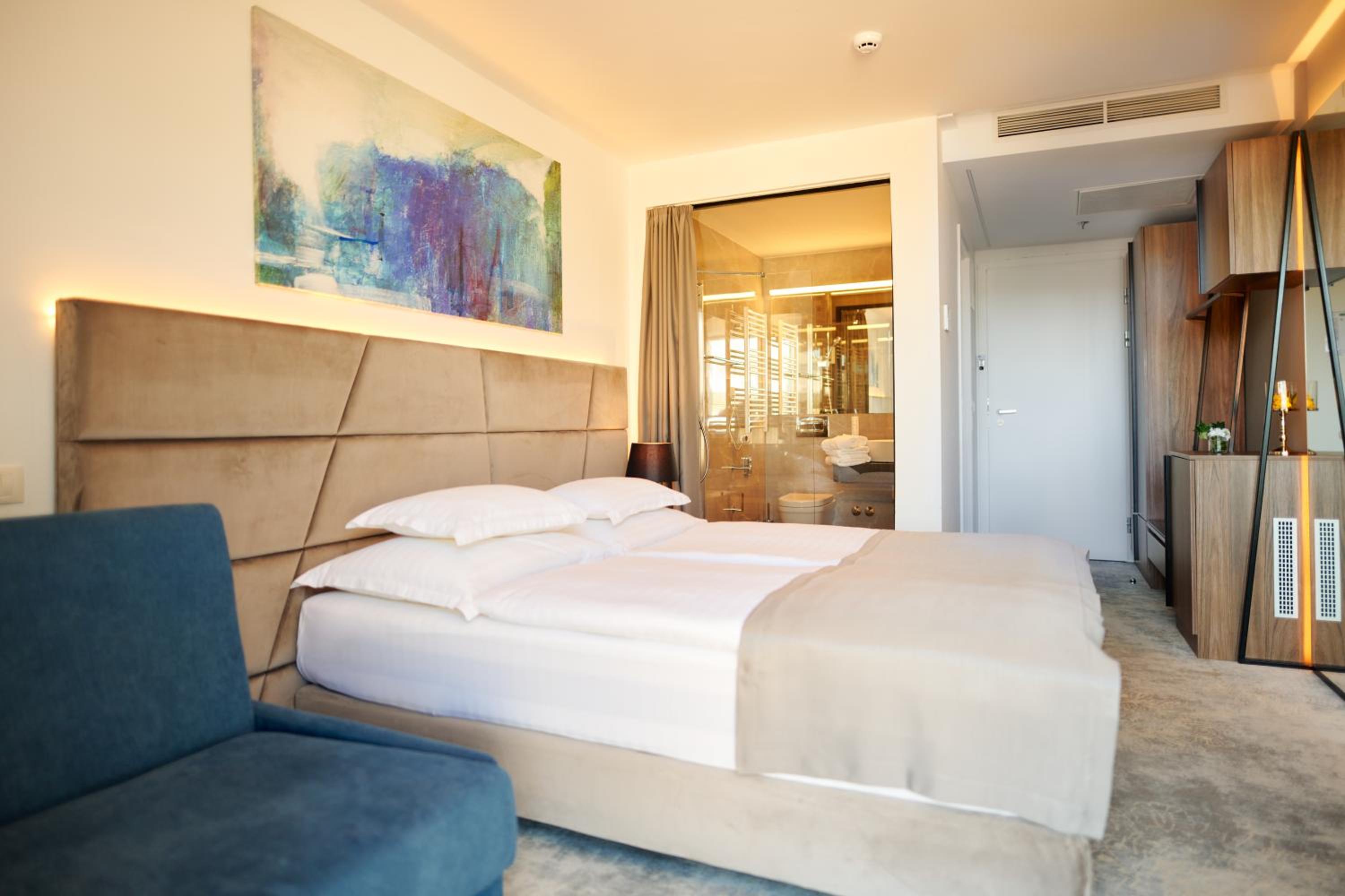 Superior Double or Twin Room - Photo 6