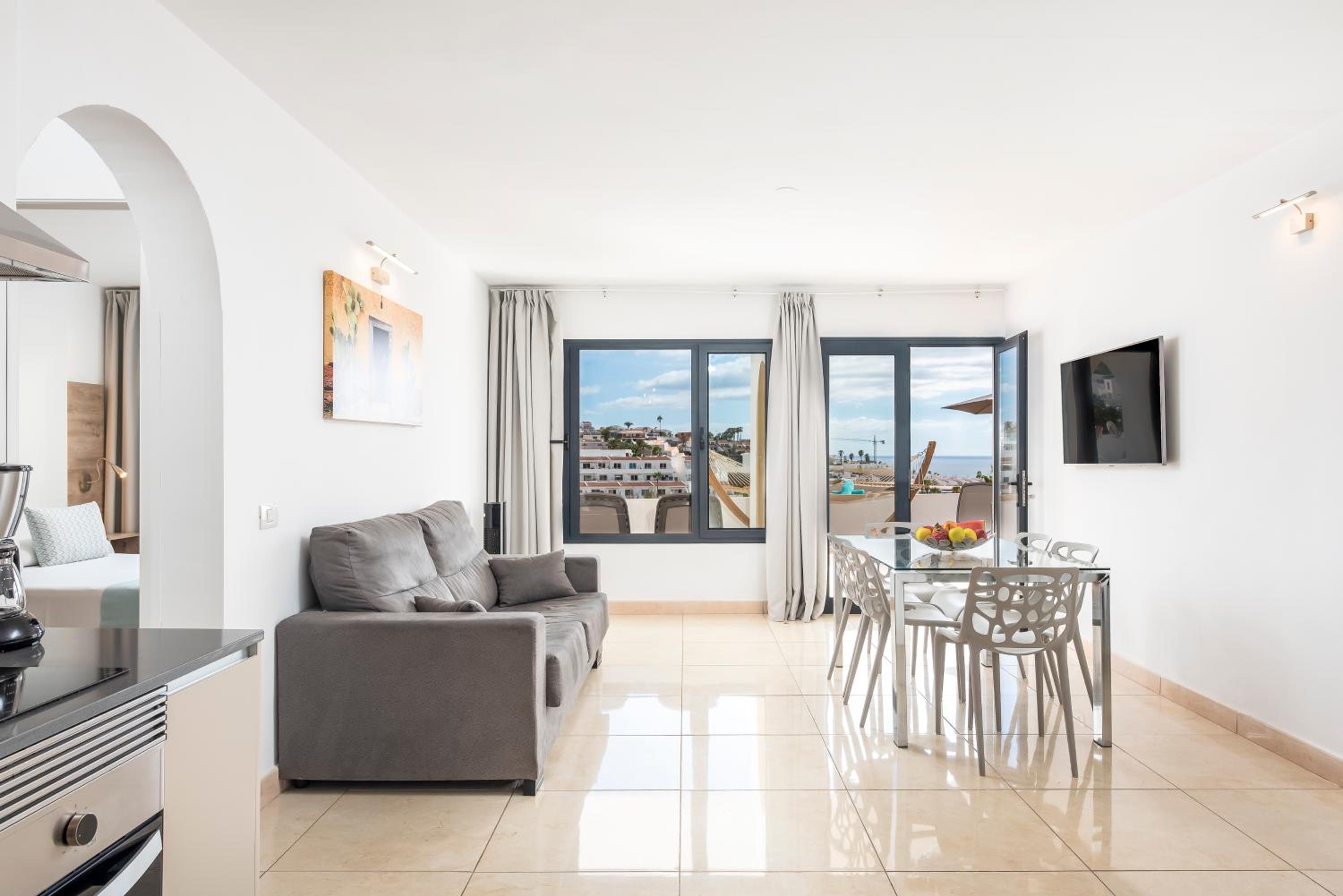 Deluxe 2 Bedroom Apartment with Extra Large Terrace