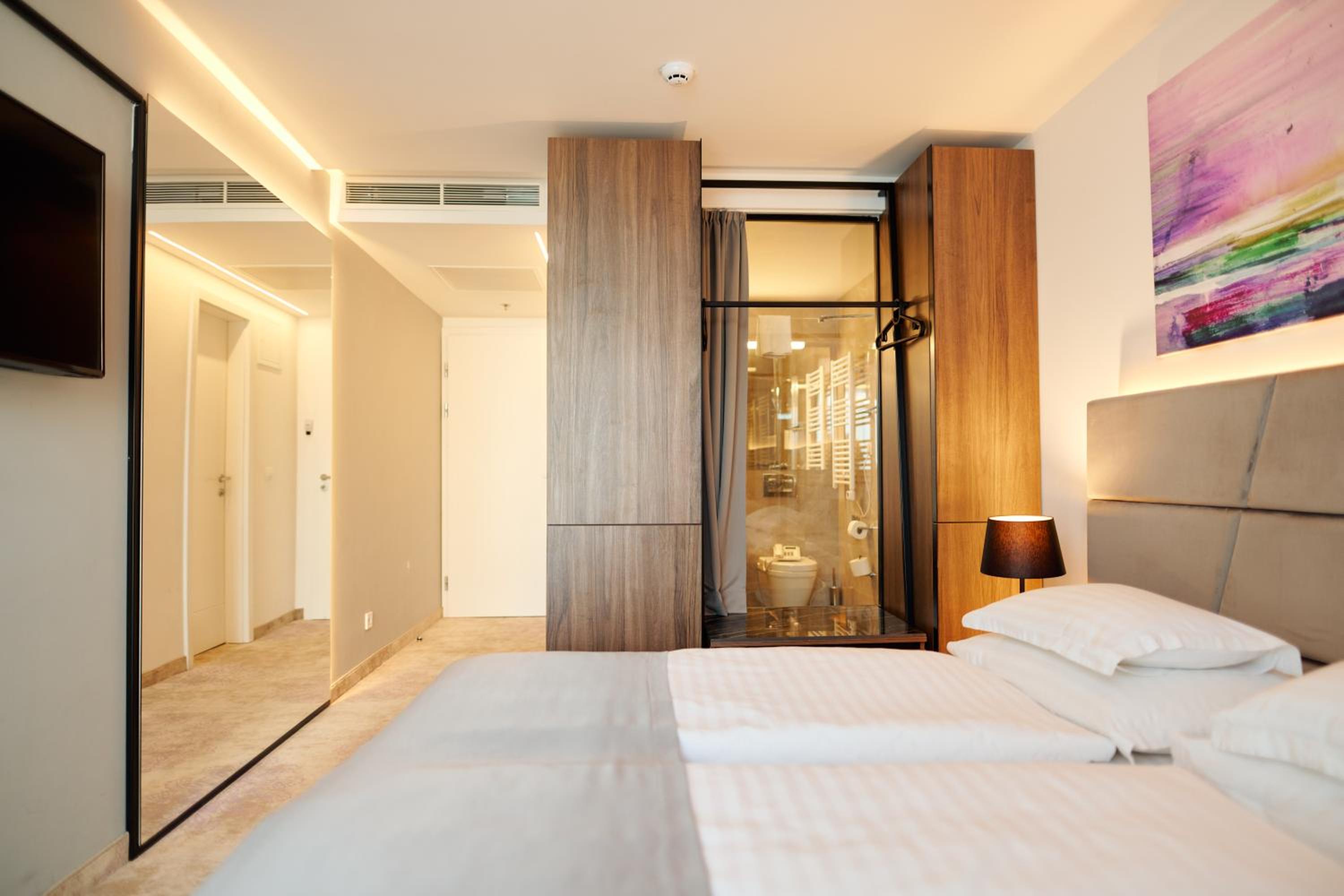 Superior Family Room - Sea Side - Photo 9