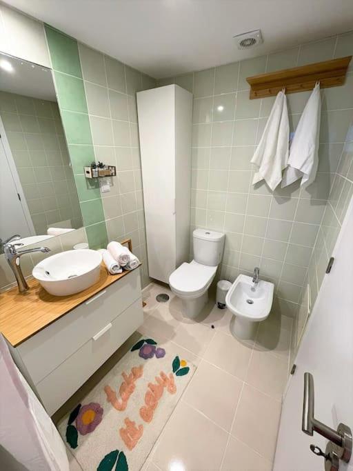 One-Bedroom Apartment photo 2