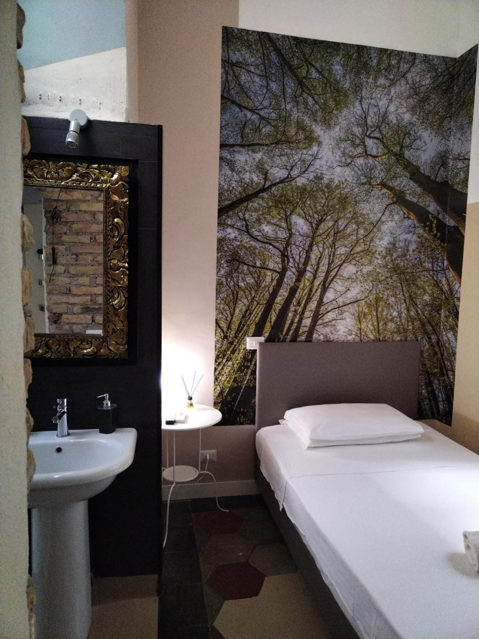 Budget Single Room photo 2