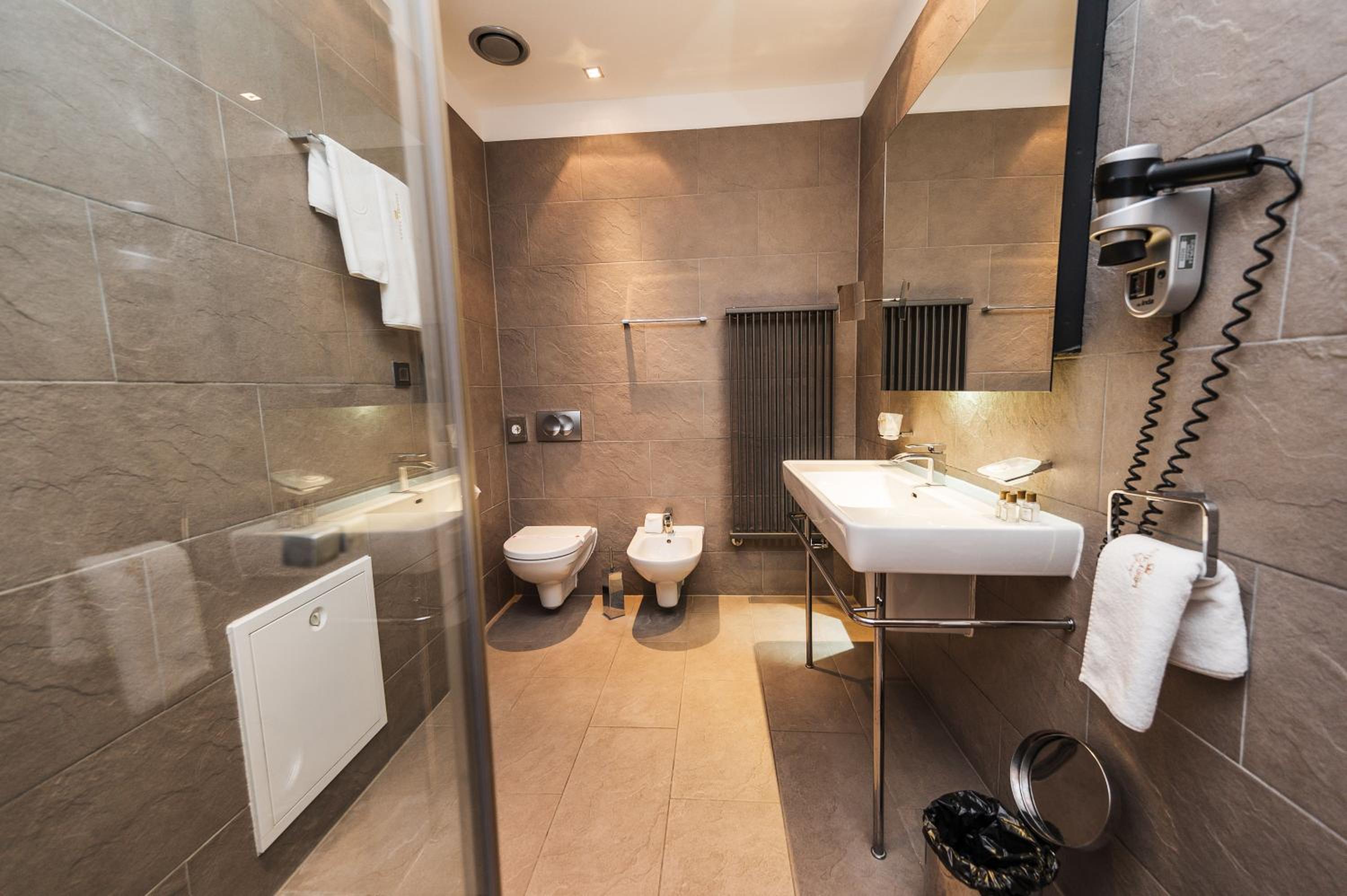 Standard Double Room - Single Use photo 2