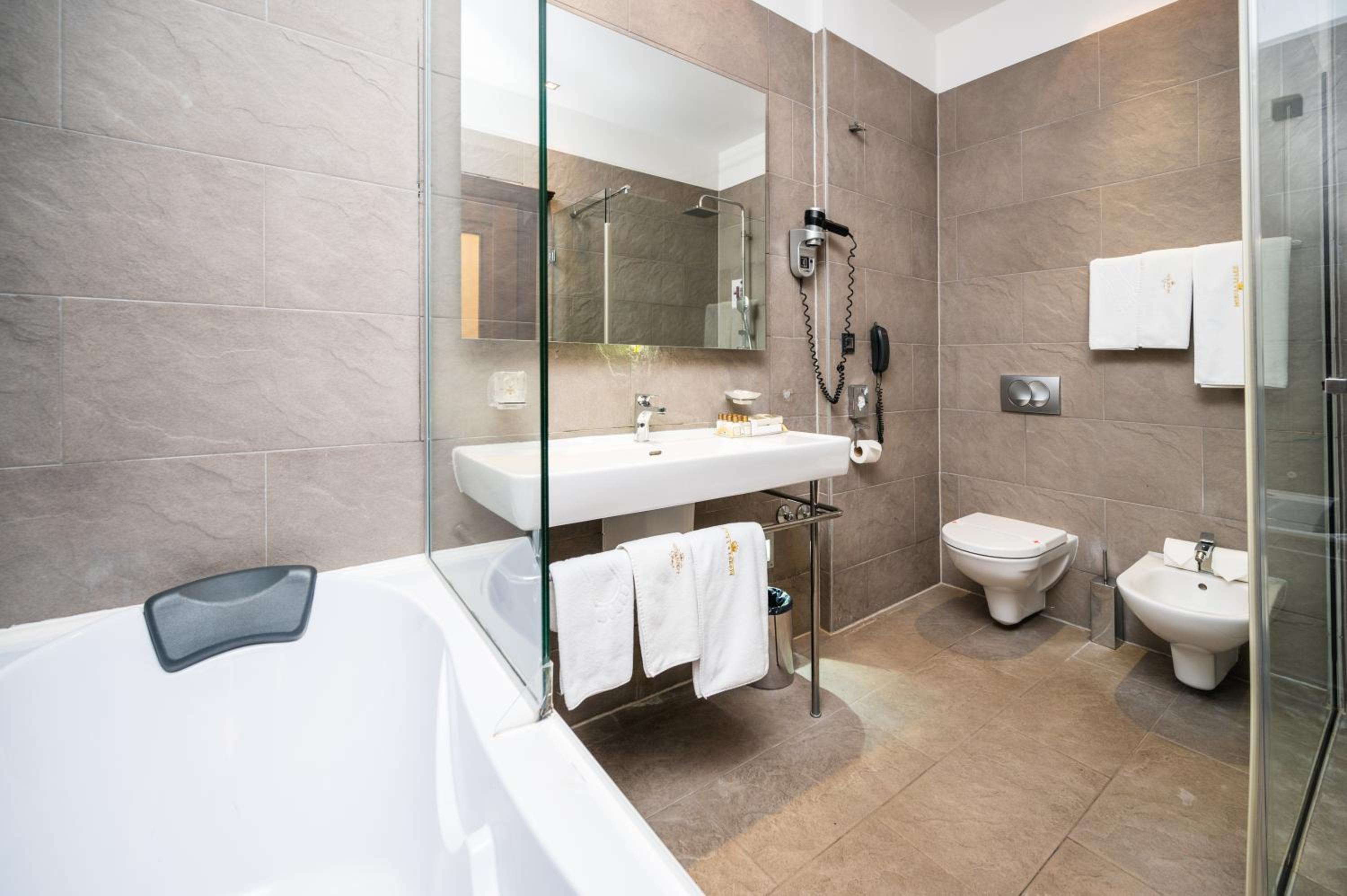 Superior Twin Room - Photo 3