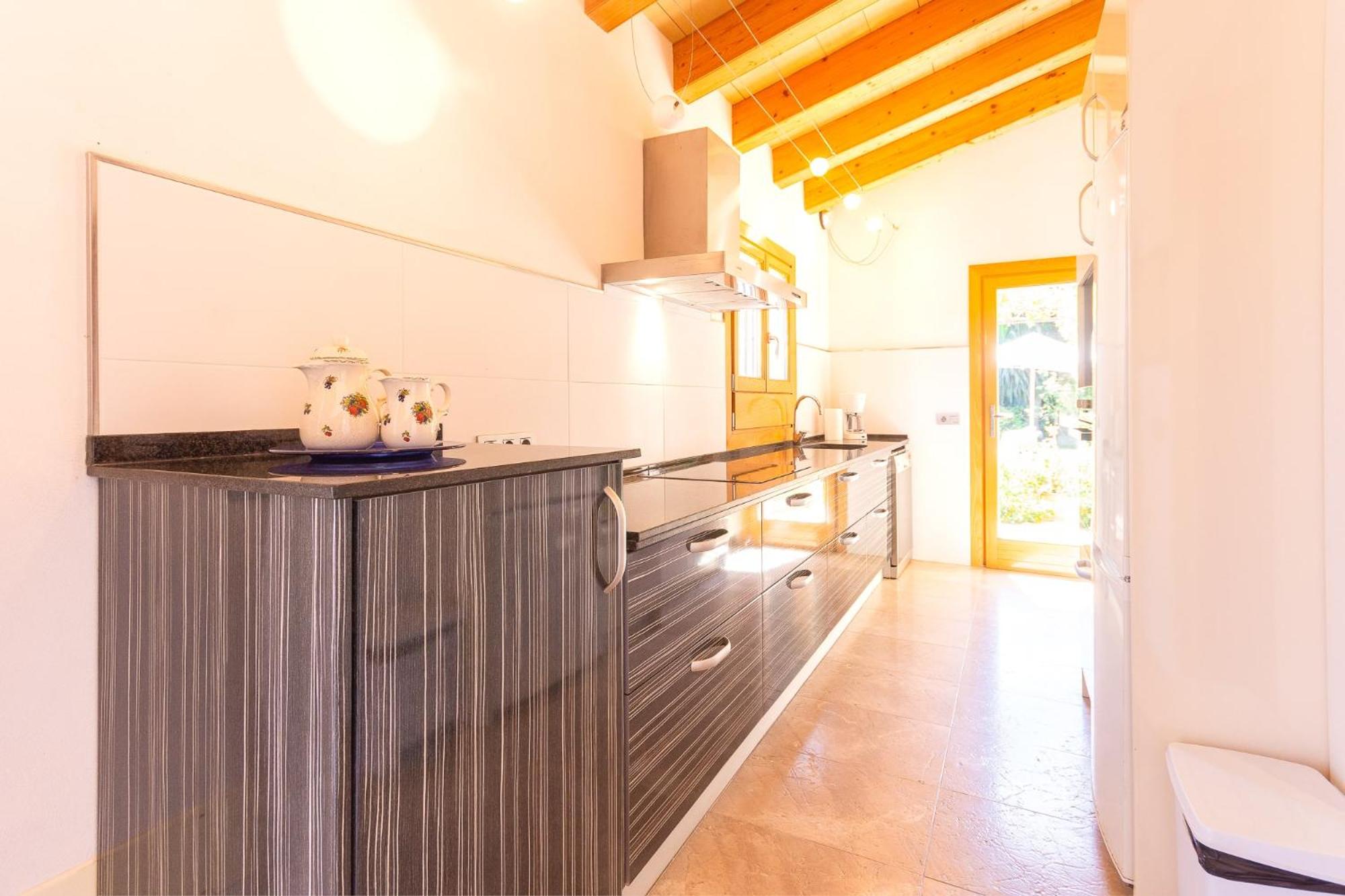 Villa photo 3