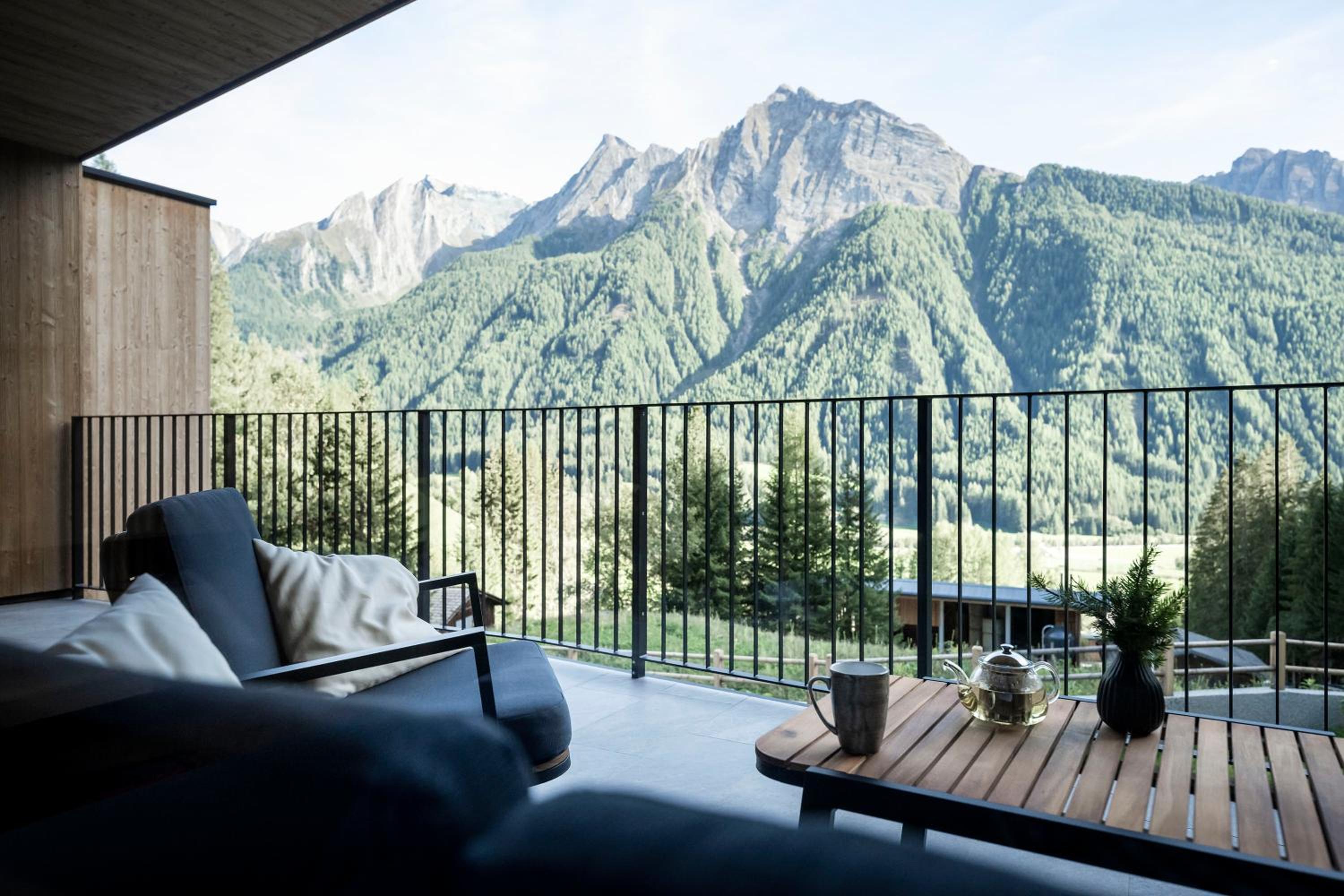Apartment with Balcony photo 2