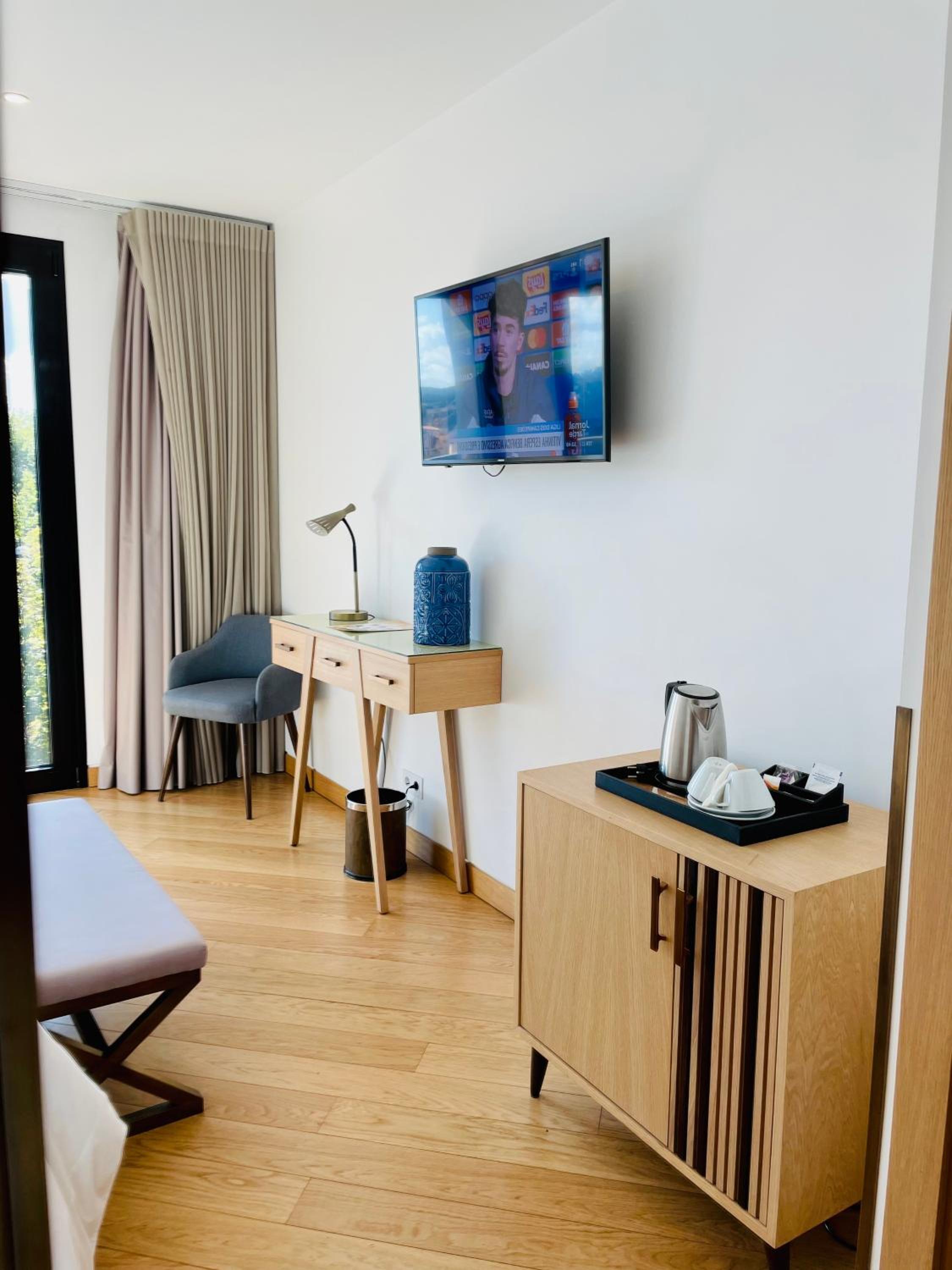 Superior King Room - Photo 1