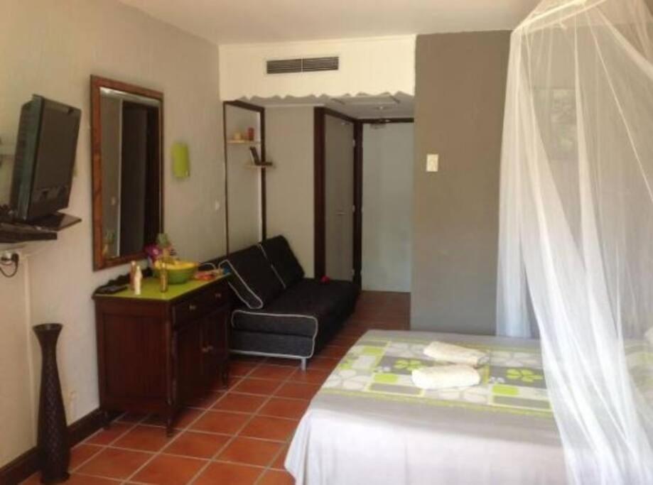 One-Bedroom Apartment - Photo 1