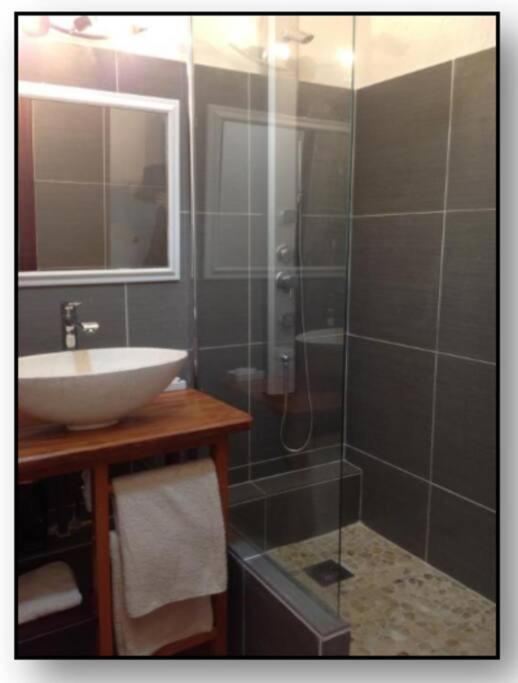 One-Bedroom Apartment - Photo 4