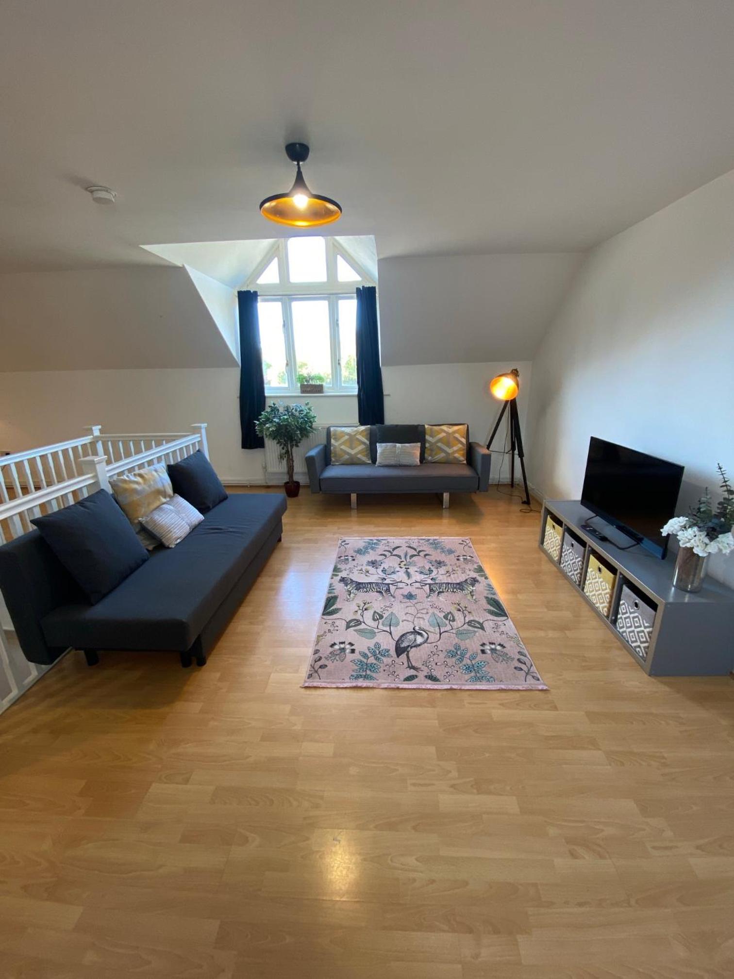 One-Bedroom Apartment photo 1