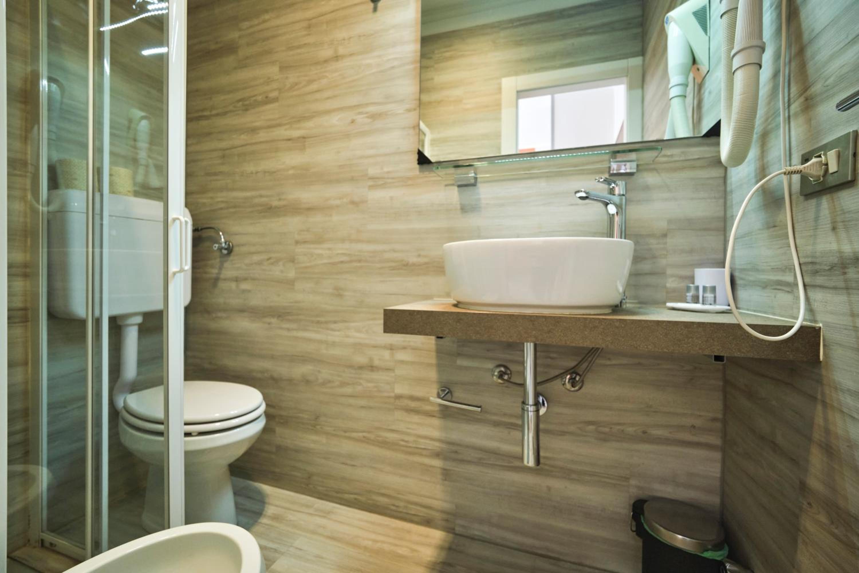 Standard Double Room photo 3