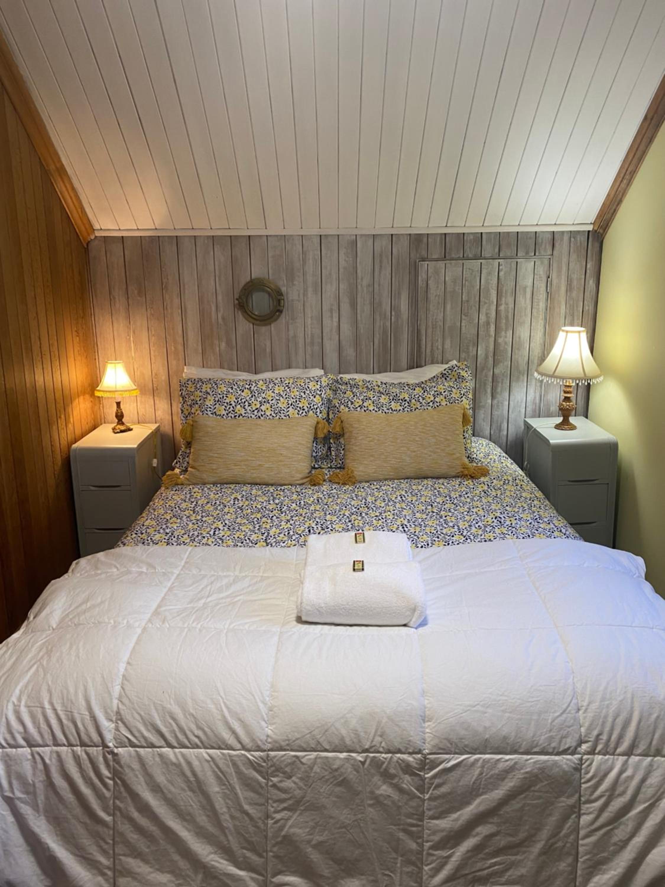 Queen Room photo 1