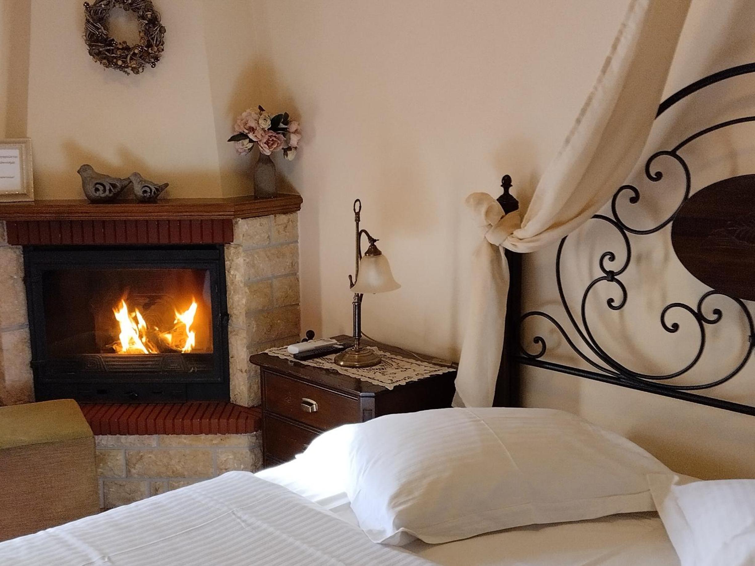 Double Room with Fireplace - Photo 27