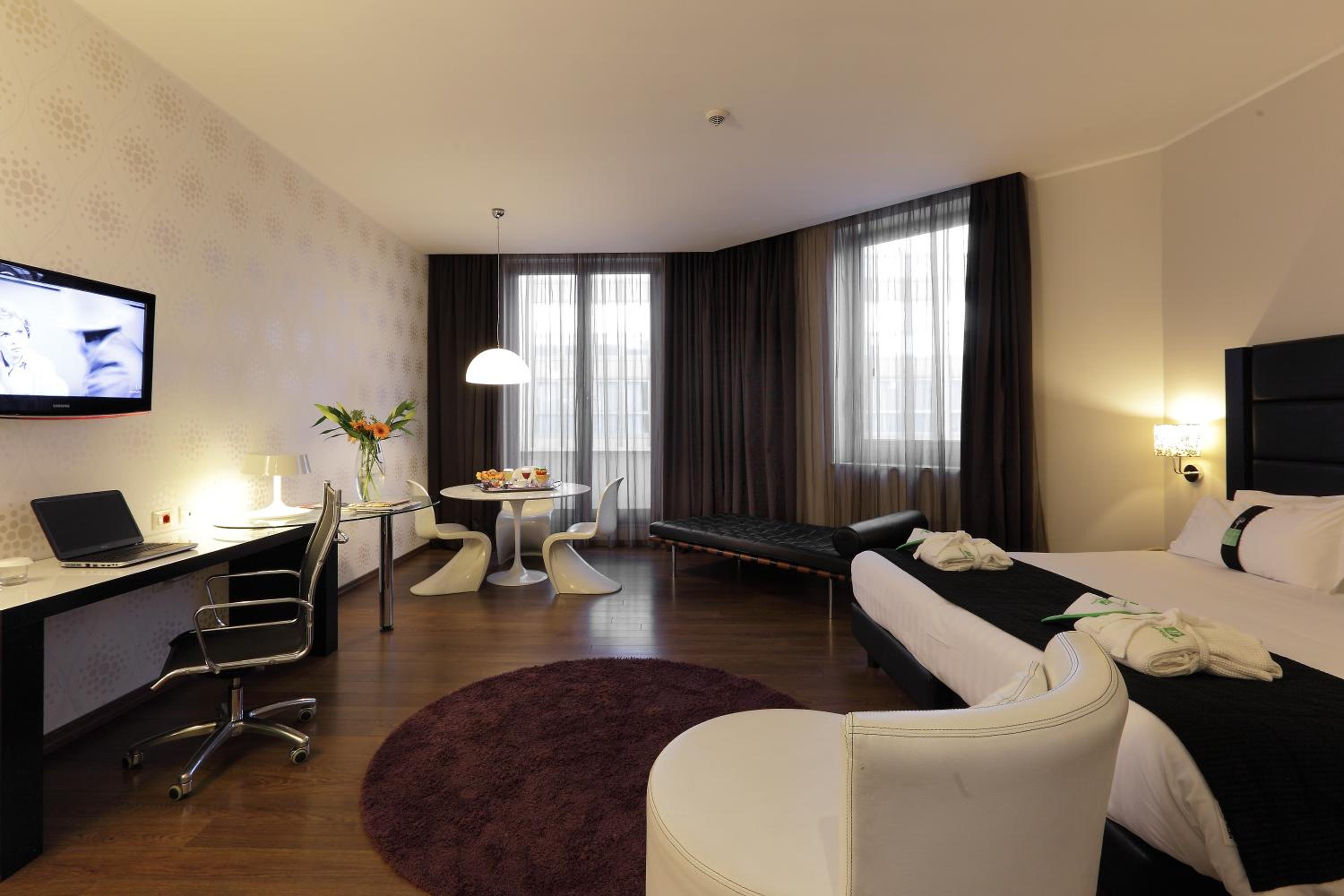 Premium Room - Photo 4